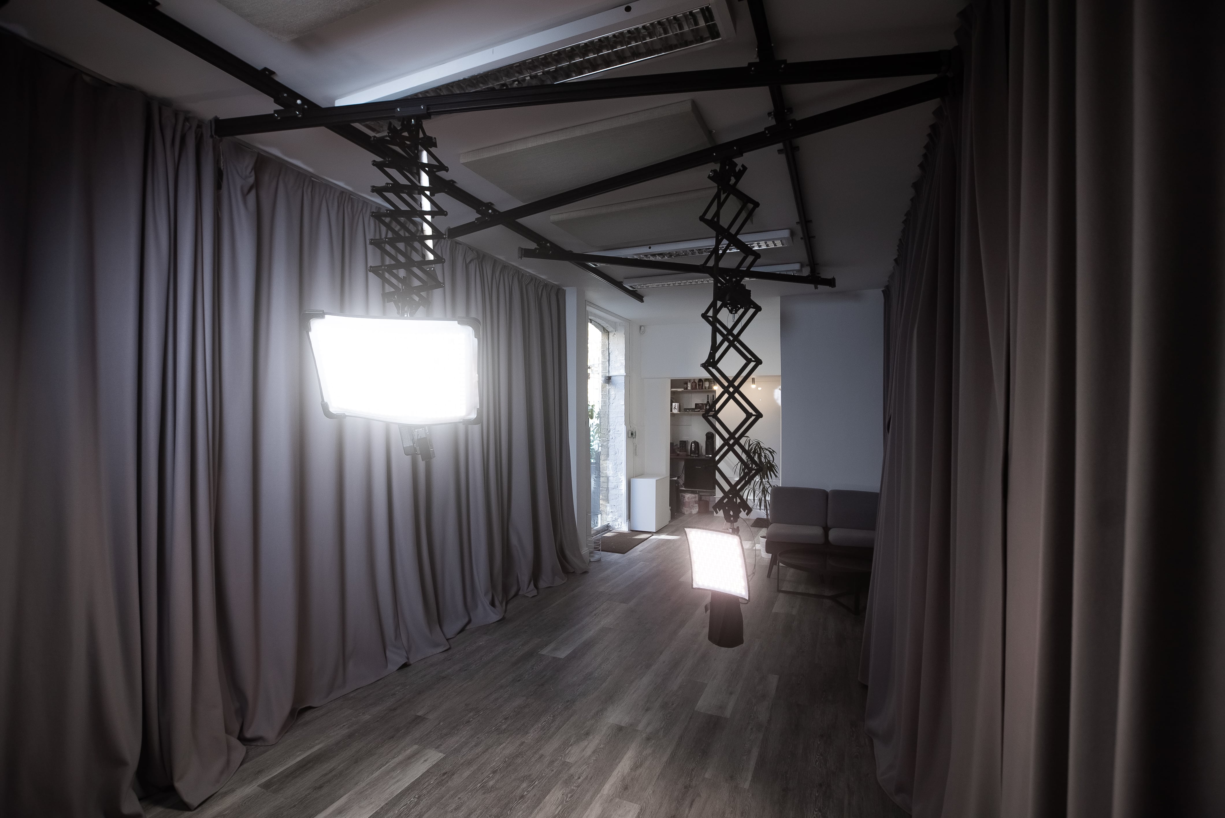 Film and Photography Studio - amktvpapv1l.jpg