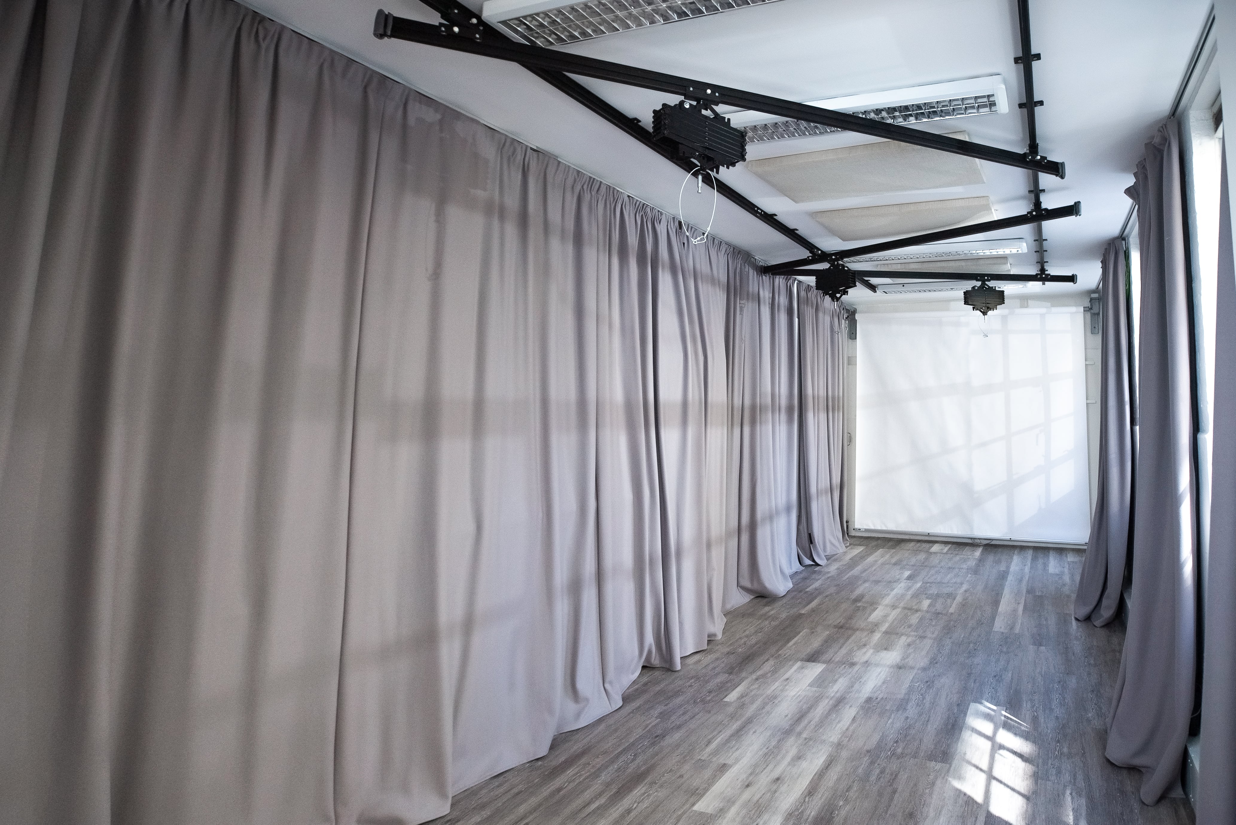 Film and Photography Studio - y3weqal3s1c.jpg