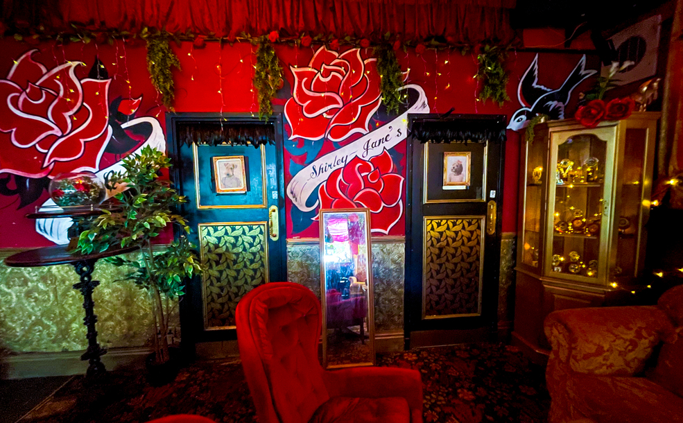 Pub/ Lounge Room - obefjwplowc.jpeg