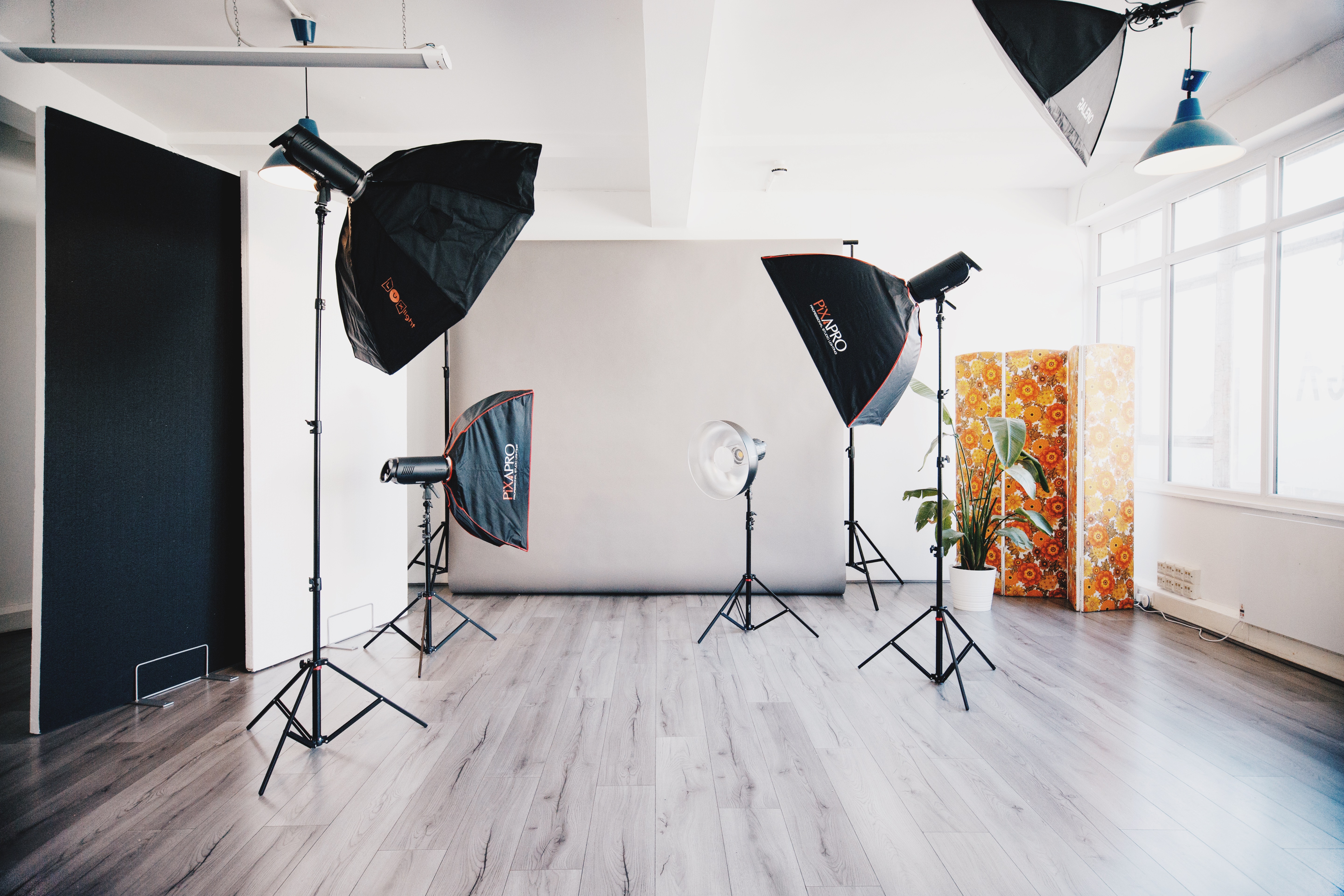 Paper Dress Studios - bsizhalht1z.jpeg