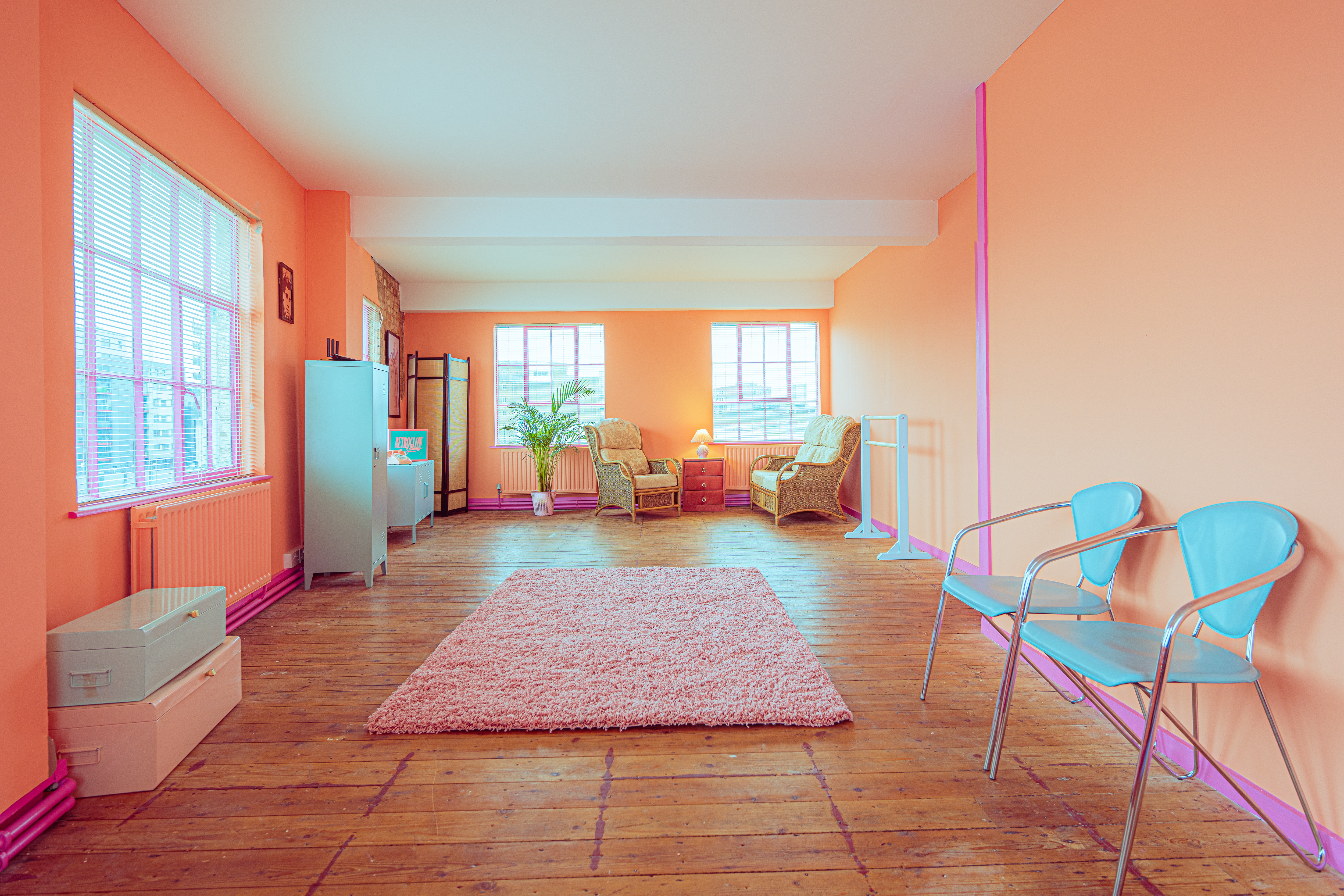 Colourful, Retro Loft Studio with Natural Light - v3p5ky2danr.jpg