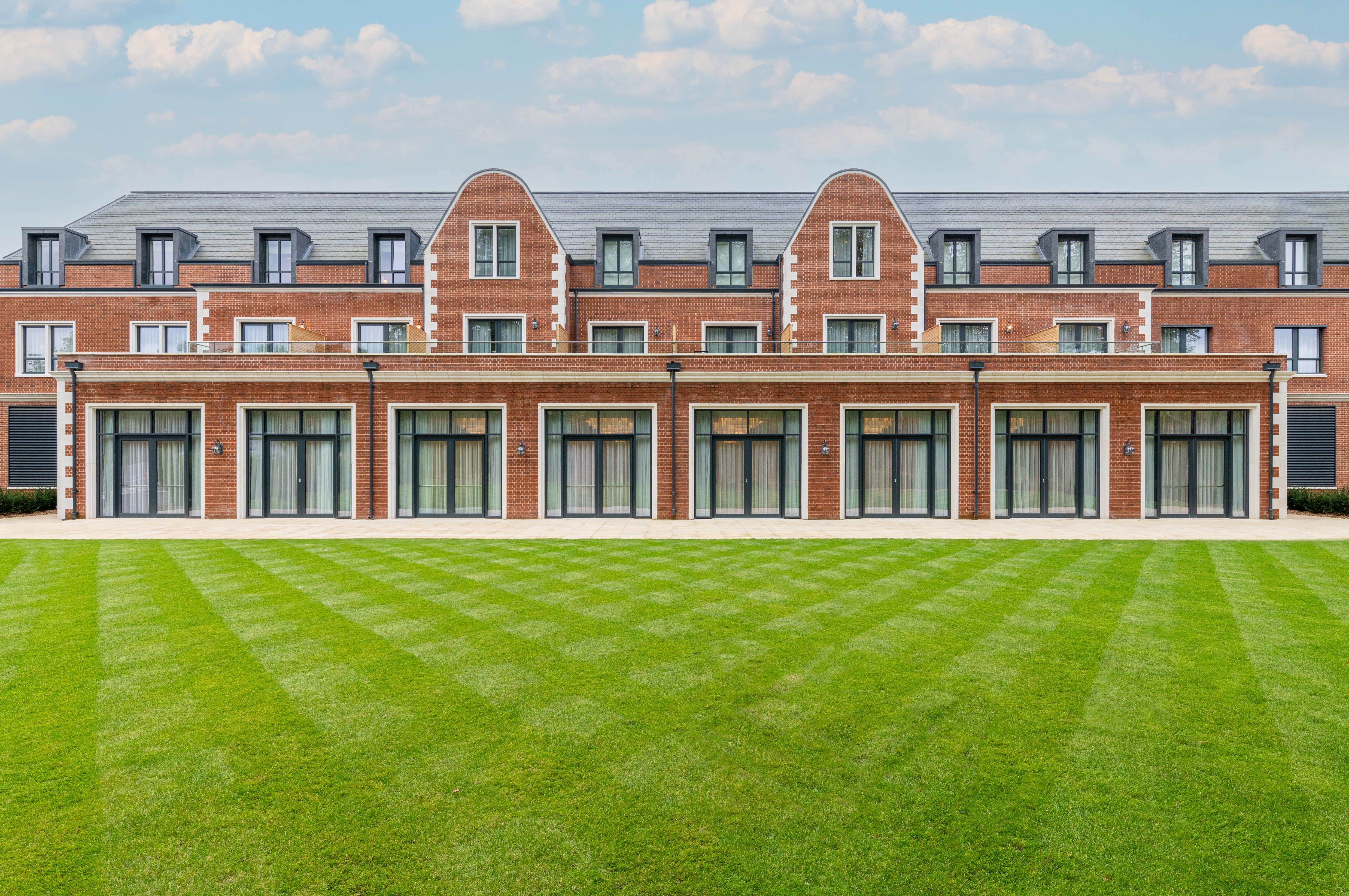 Monarch Suite at Fairmont Windsor Park, elegant venue for outdoor events and gatherings.