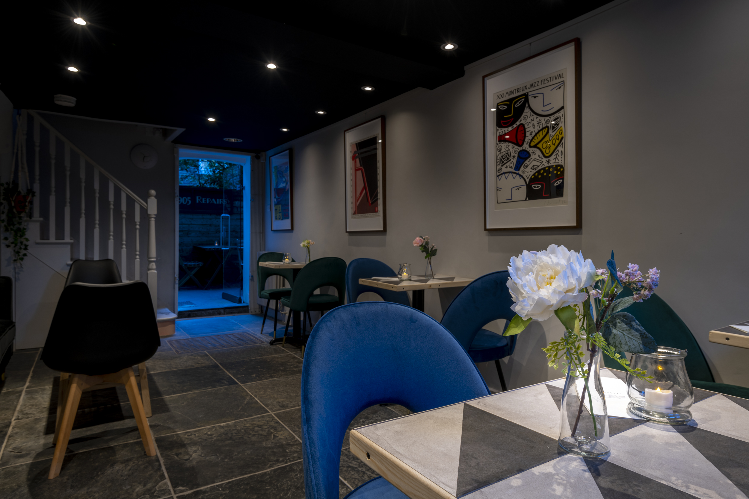 Frequency Cocktail Bar - lqzqh4l0bbu.jpg