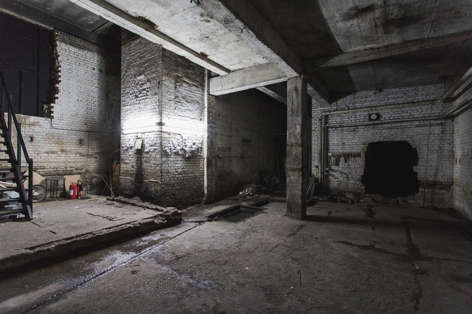 Empire Film Studios: industrial venue with exposed brick for creative events and gatherings.