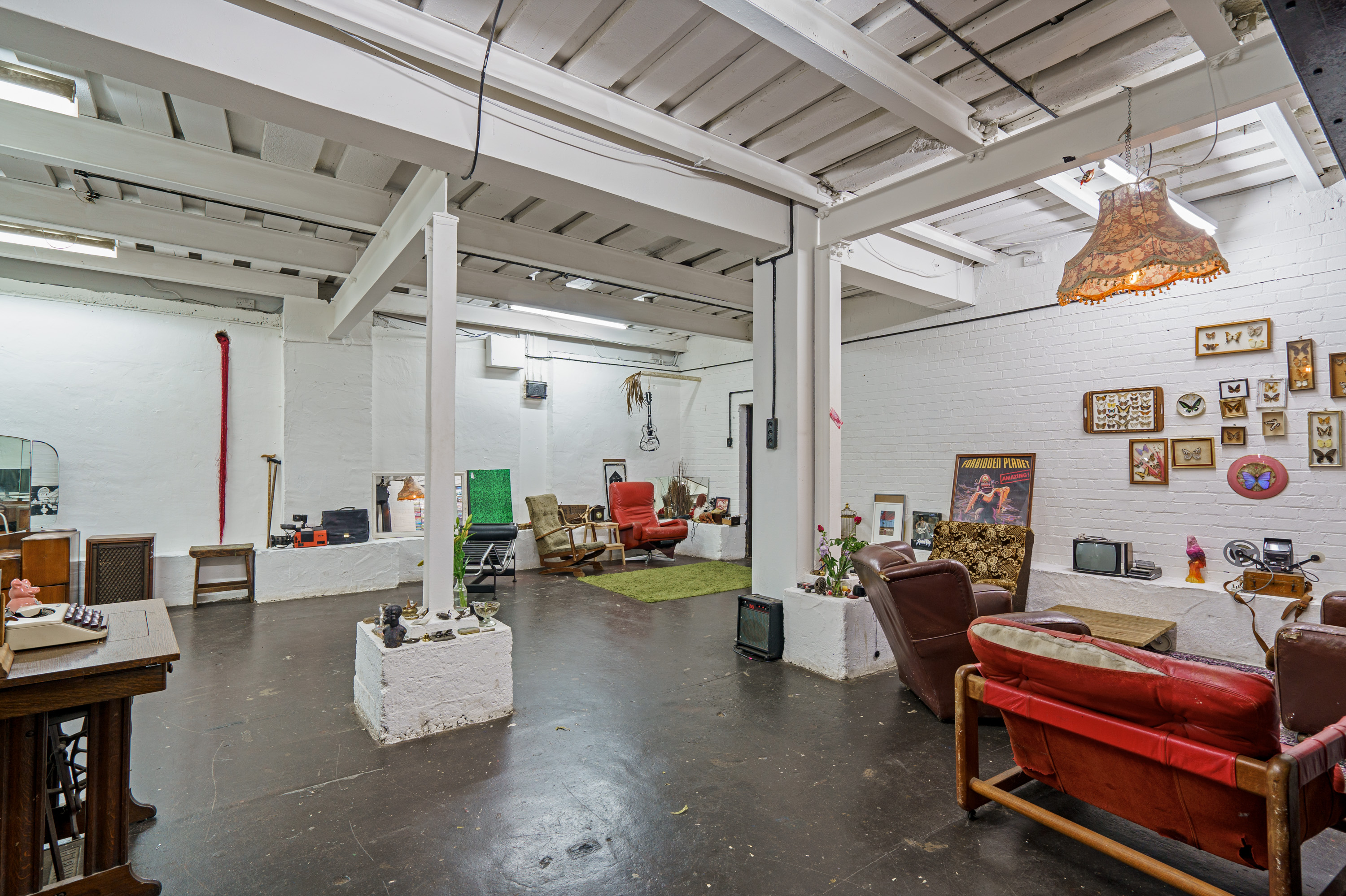 Empire Film studio - d2shfbq5r3t.jpg