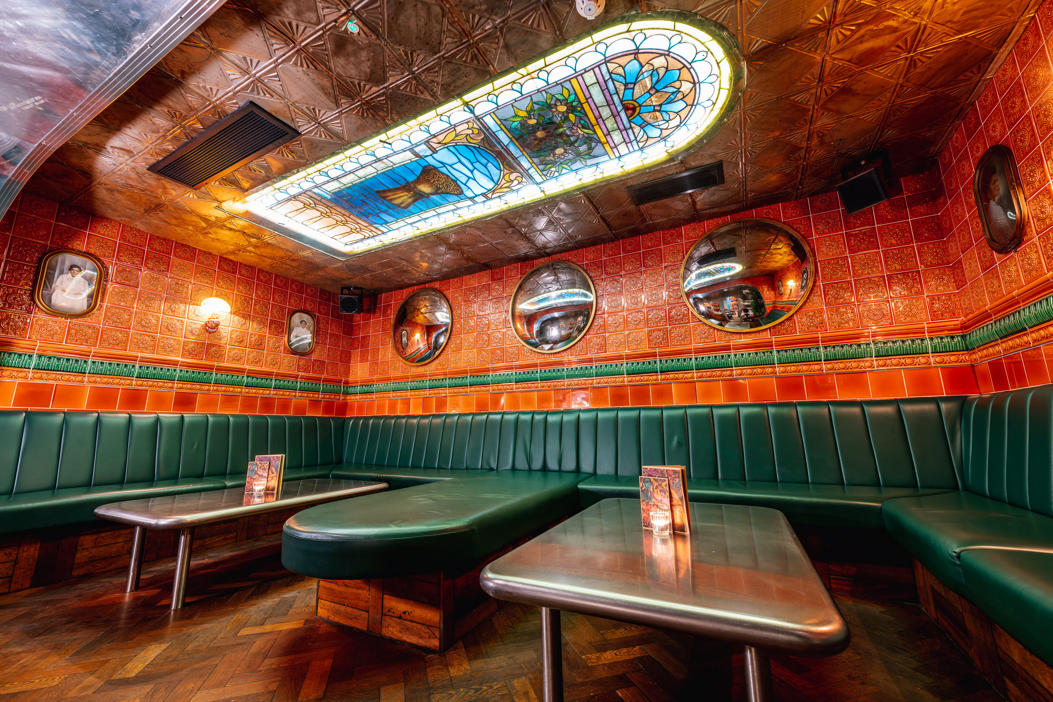 Airstream Caravan - h4pkjzo0fbr.jpg