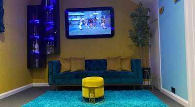 Lounge Studio - bmy1szj10uz.jpeg