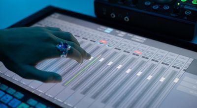 Music Studio - lj0022pfclw.jpeg