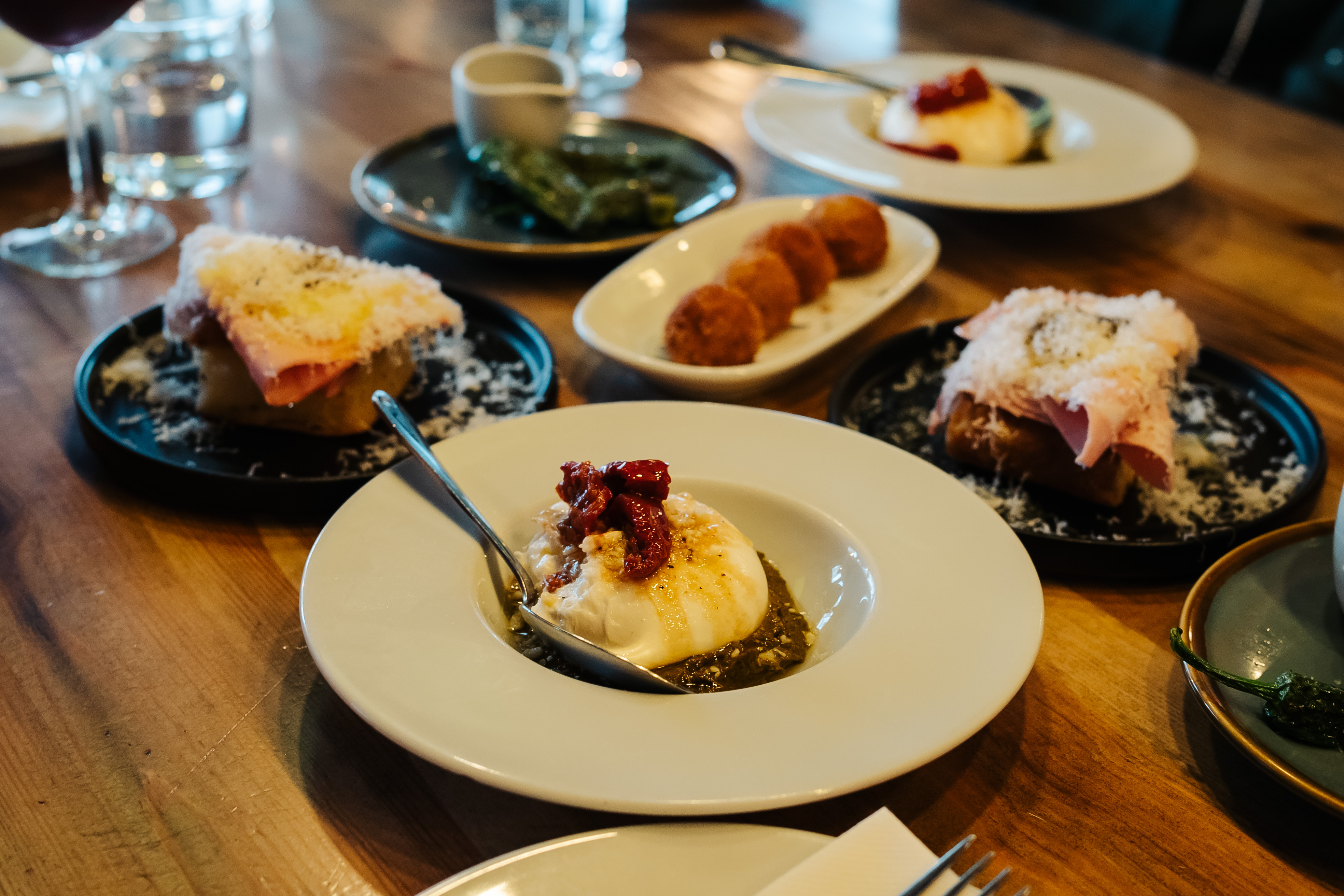 Private Dining Room - dl2xcj45klo.jpg