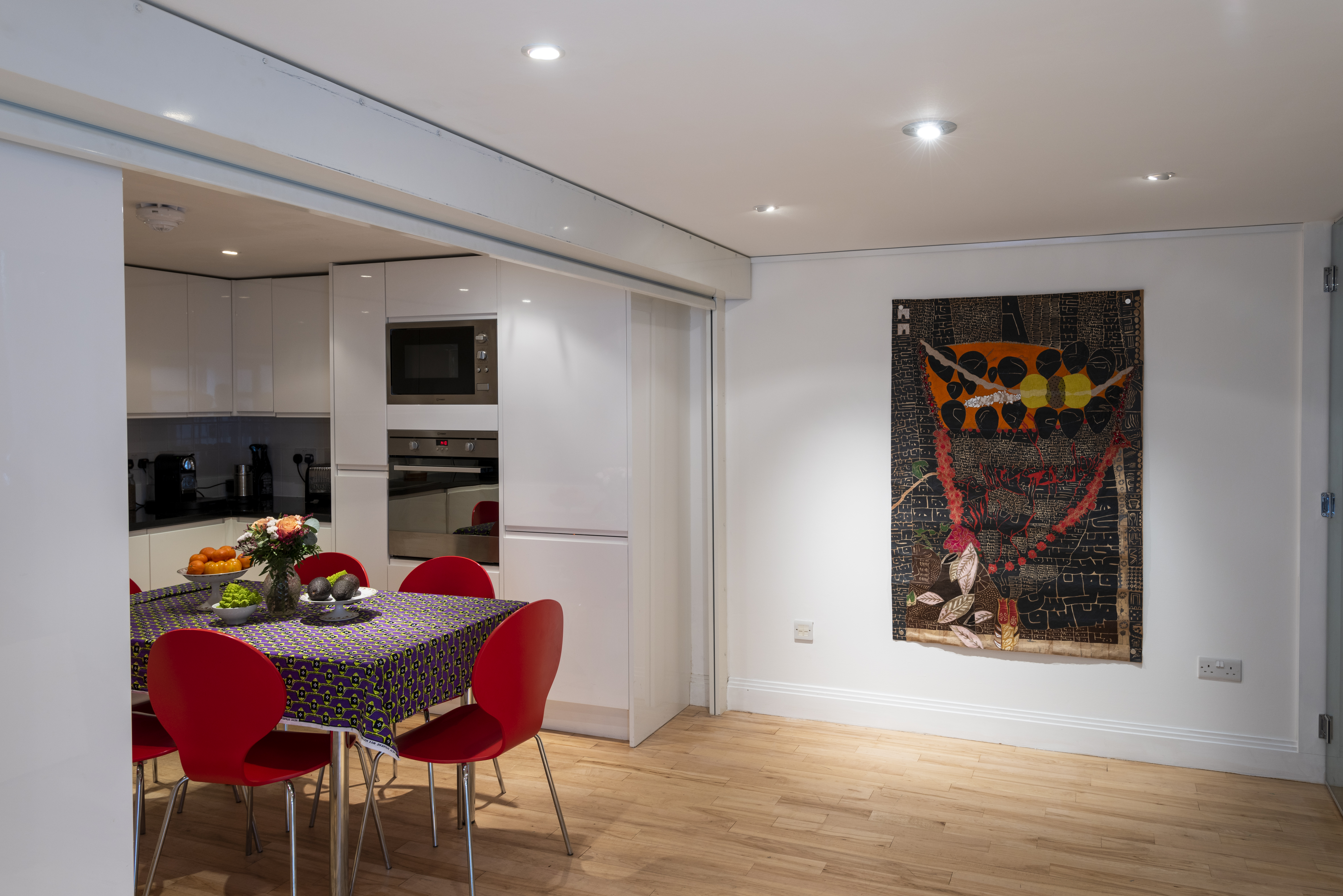 Main Gallery Space - l3l2l5vyvbh.jpg