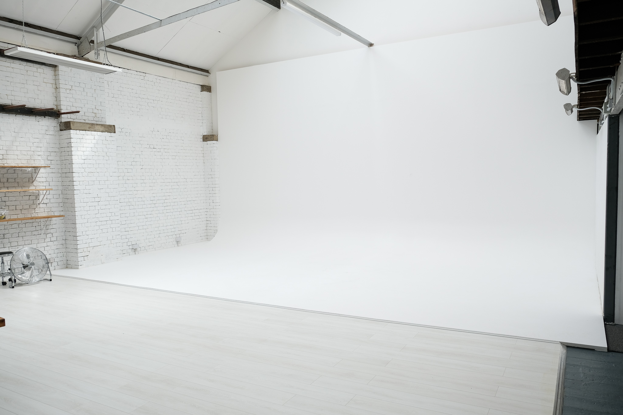 Mello Studios Hackney - cc4b3ifbzjl.jpg