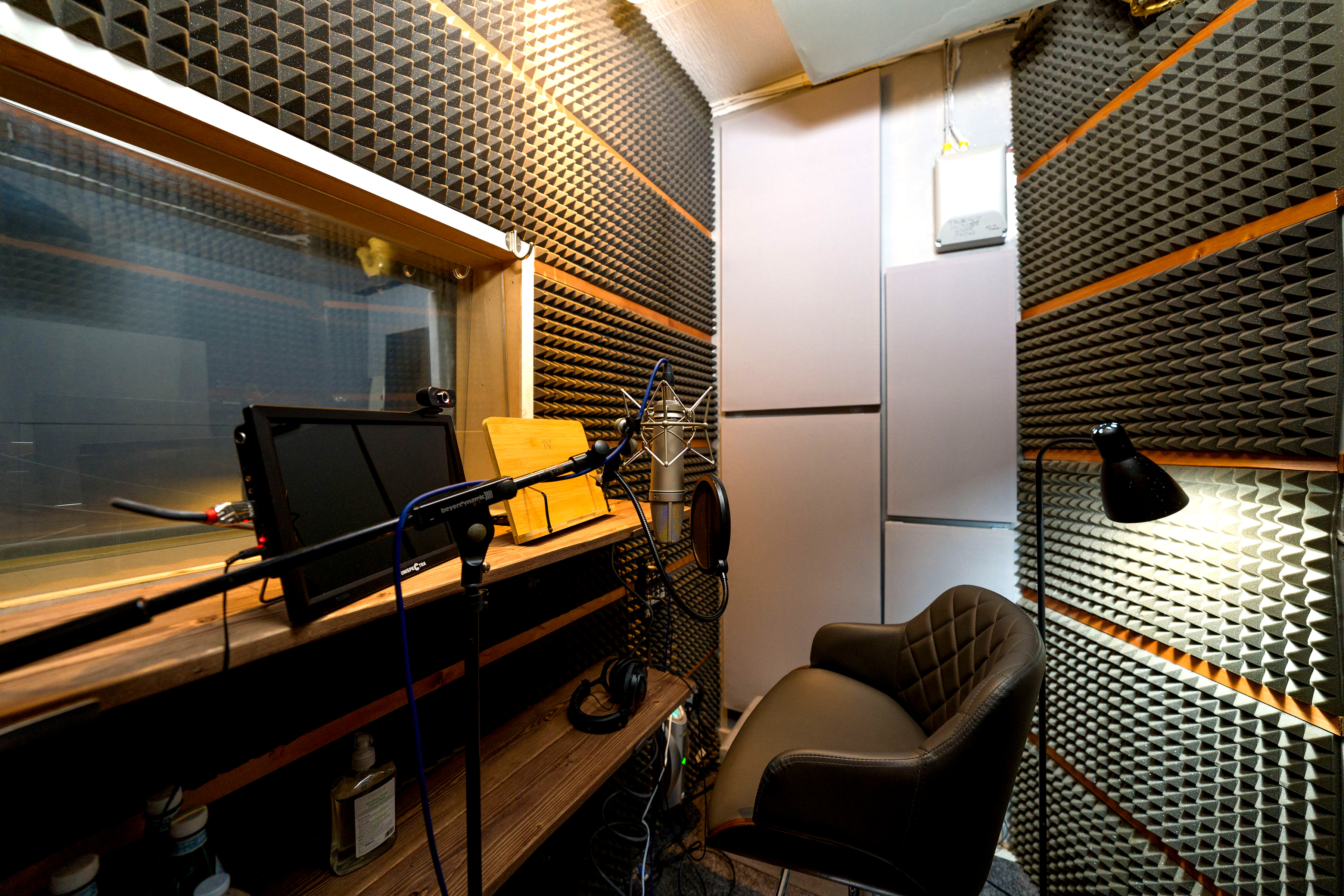 Recording Studio - 5wgrpimm4uv.jpeg