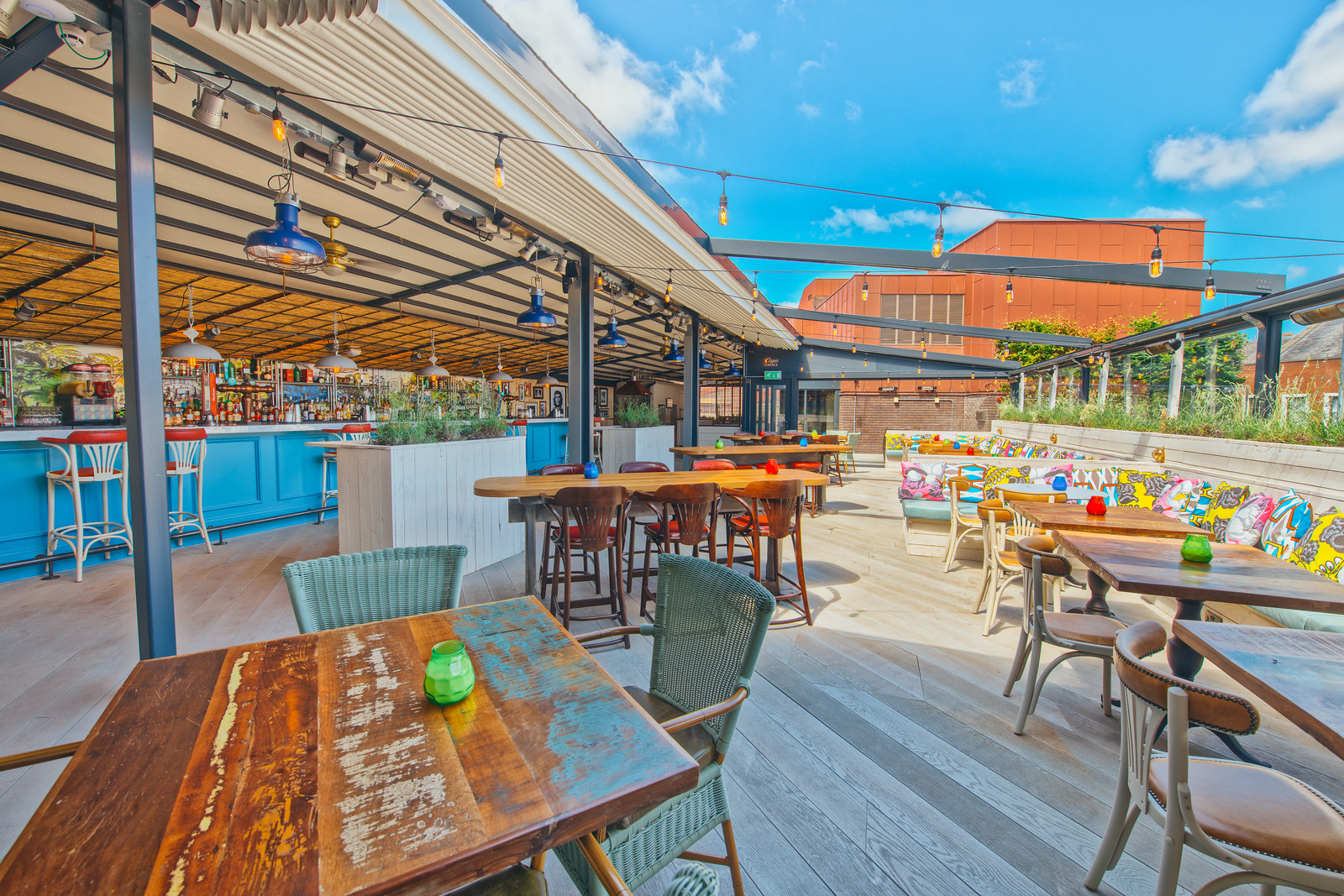 Santiago Sun Terrace: vibrant outdoor venue for casual gatherings and networking events.