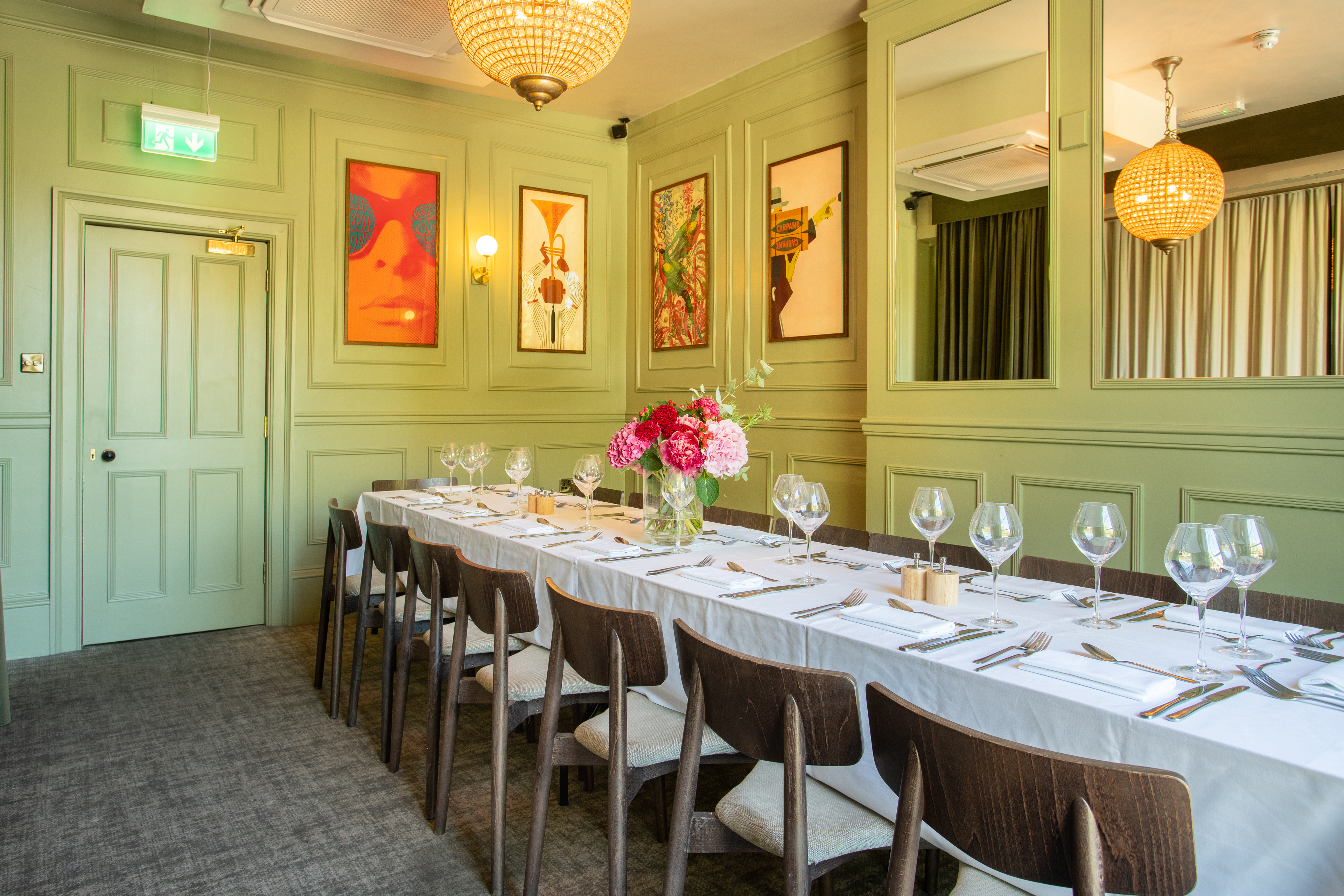 Elegant meeting space in Richardson Room, Aragon House, ideal for corporate events.