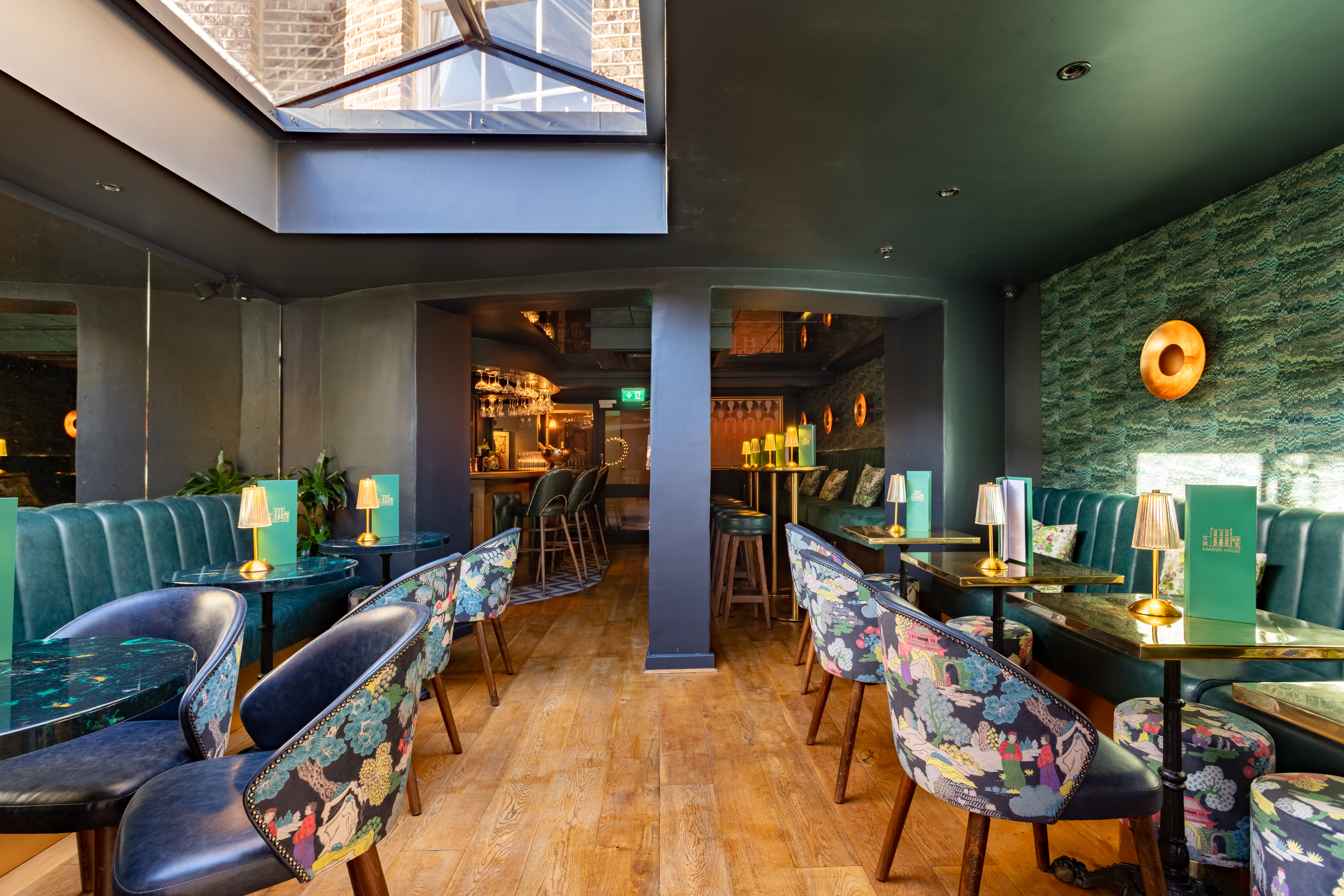 Stylish Arthurs Bar at Aragon House, perfect for cocktail receptions and corporate events.