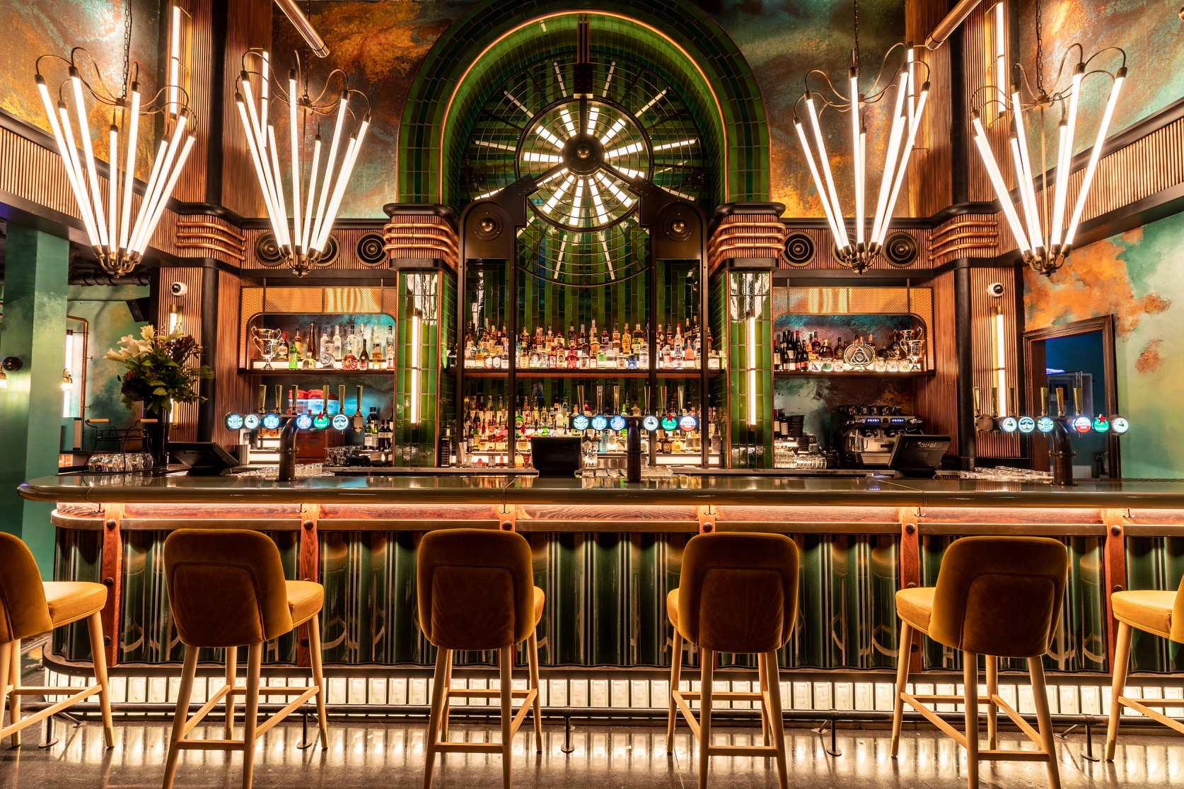 Art deco bar at Electric Shuffle Canary Wharf, perfect for cocktail receptions and networking.