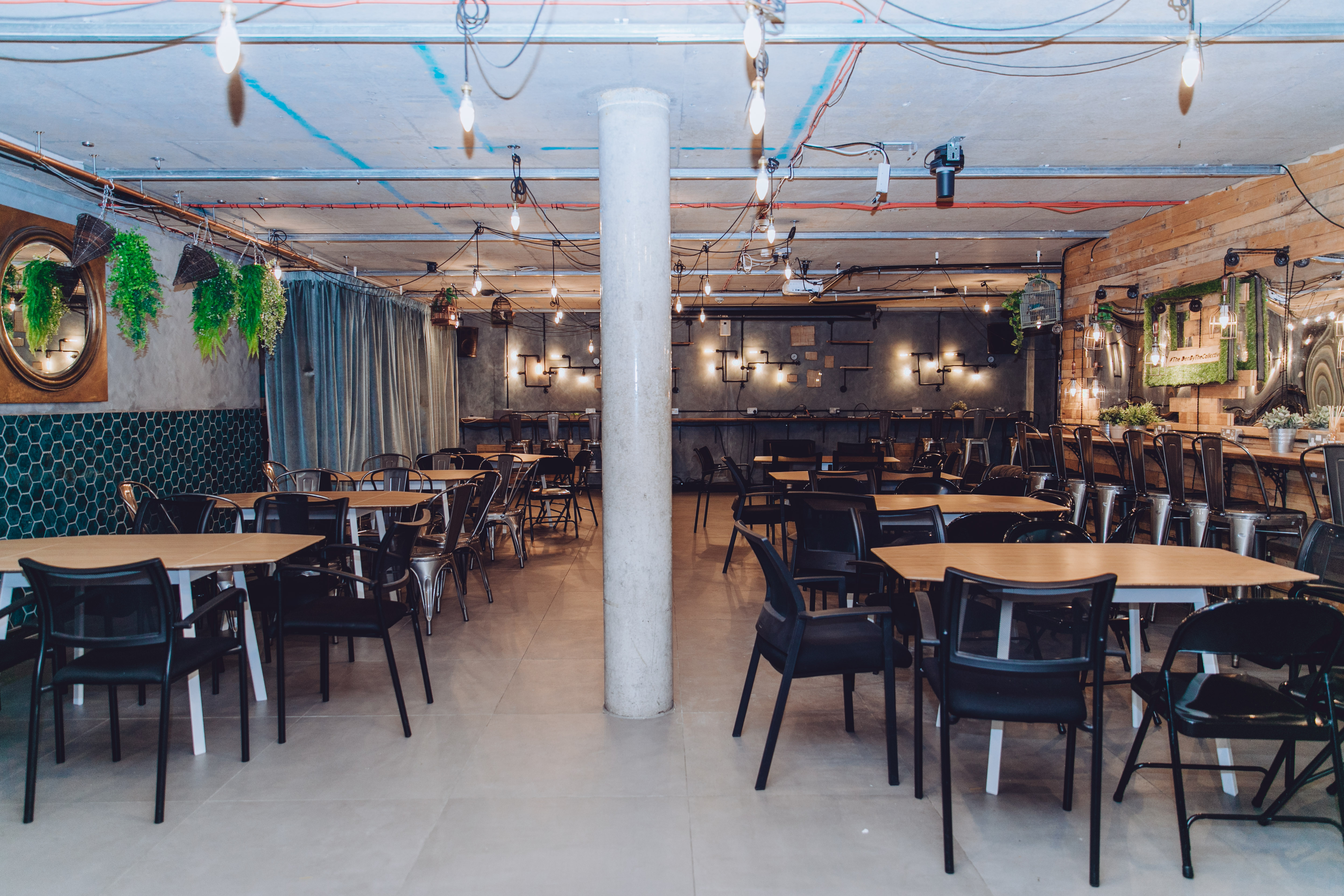 The Den - 2u1xm2psk13.jpg