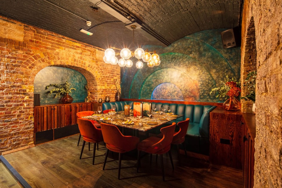 The Main Room - t21oxcezdag.jpg