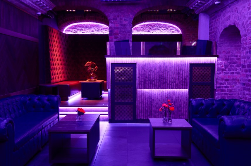 Luna Lounge in LUNA LONDON: modern event space with plush seating for gatherings and networking.