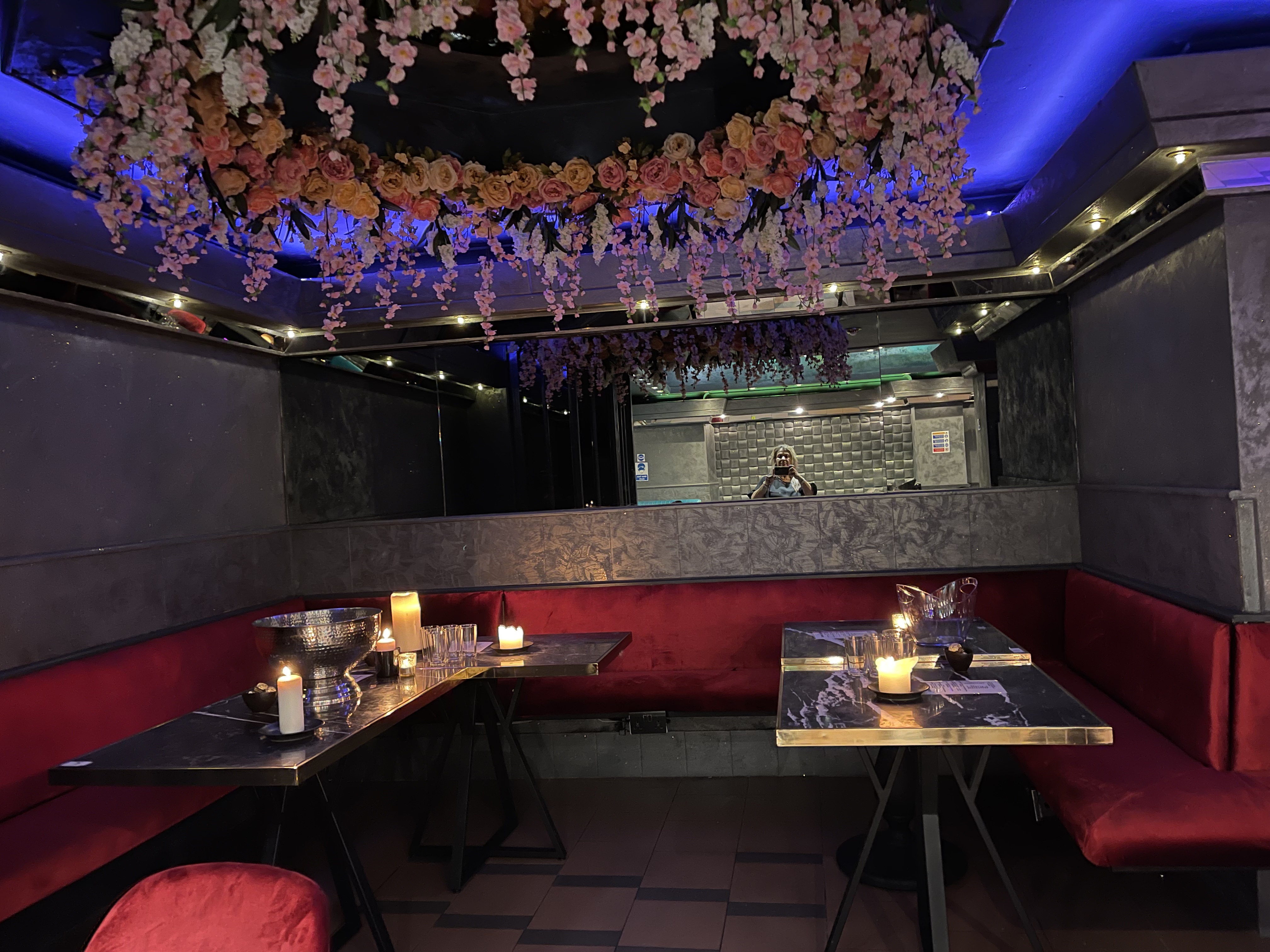 Zeo’s London - yxbqge5yjfp.jpeg