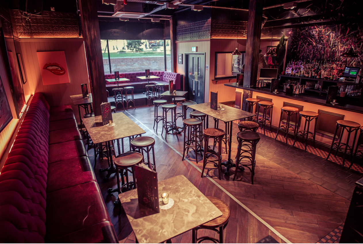 The whole space - woj42pnxx0x.png