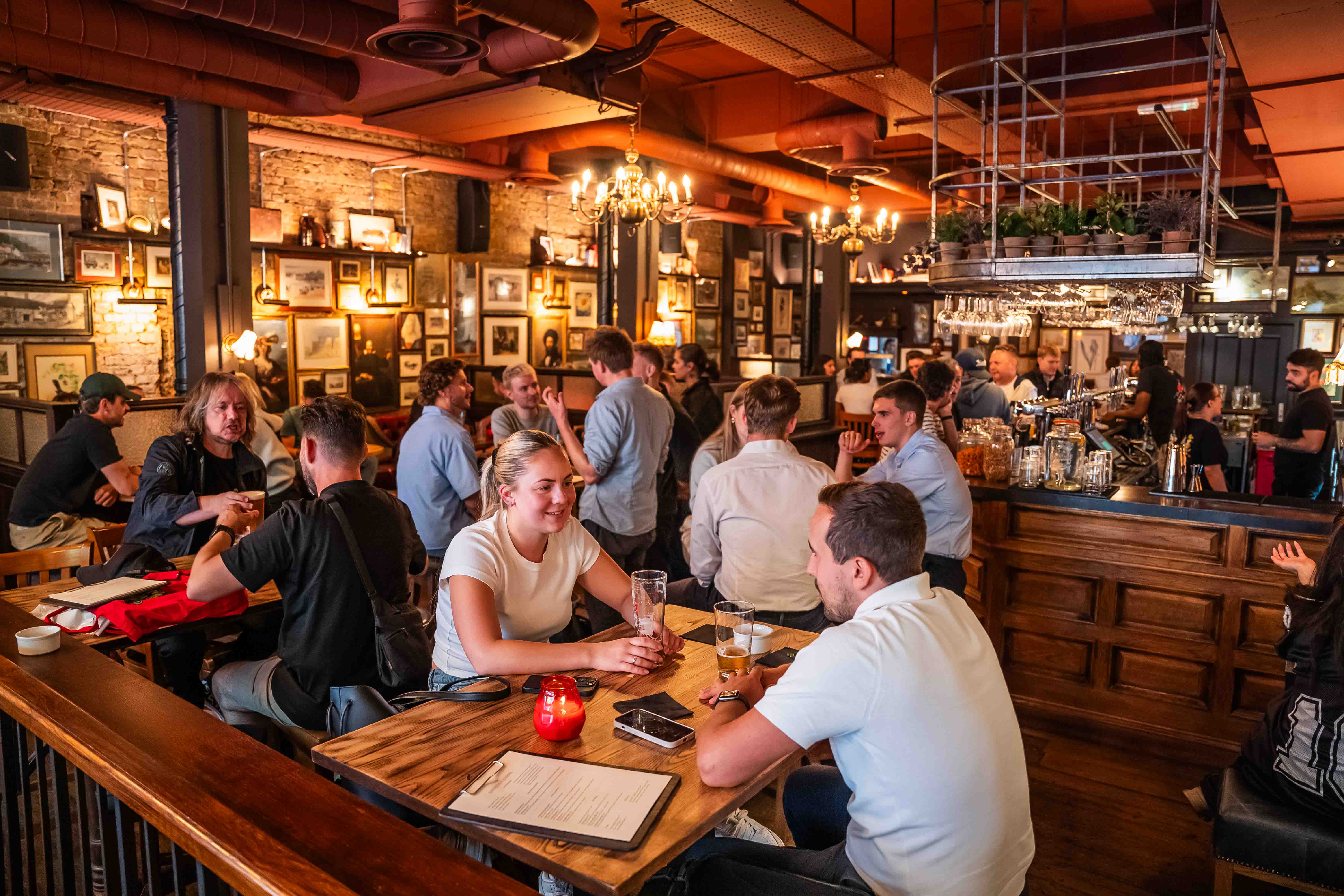 Bar Kick - 0882e428-90c3-4659-8223-a7c6e8d0a6a9.jpg