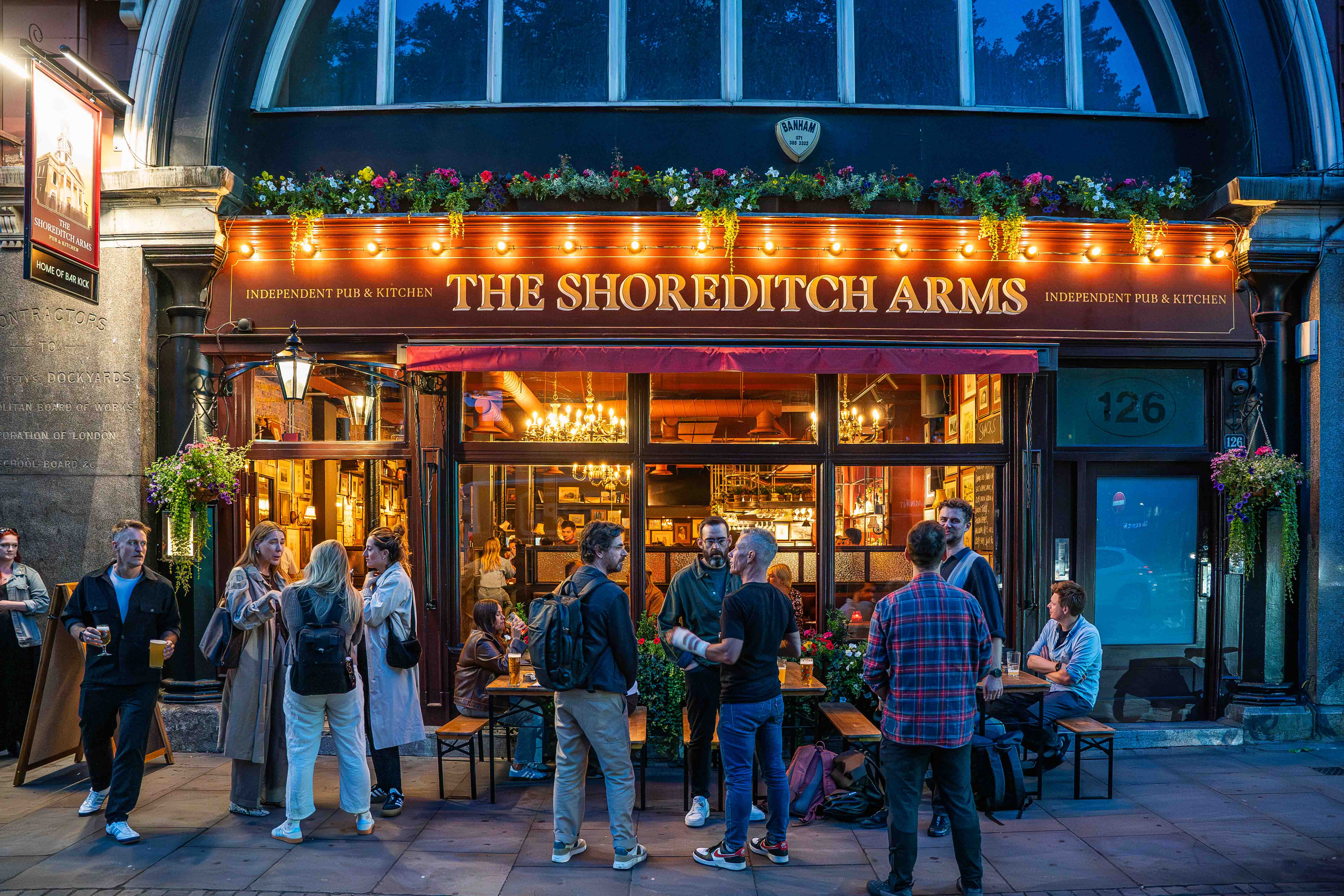 Bar Kick - f922adec-ebaa-46a7-a277-4283d0fe8db4.jpg