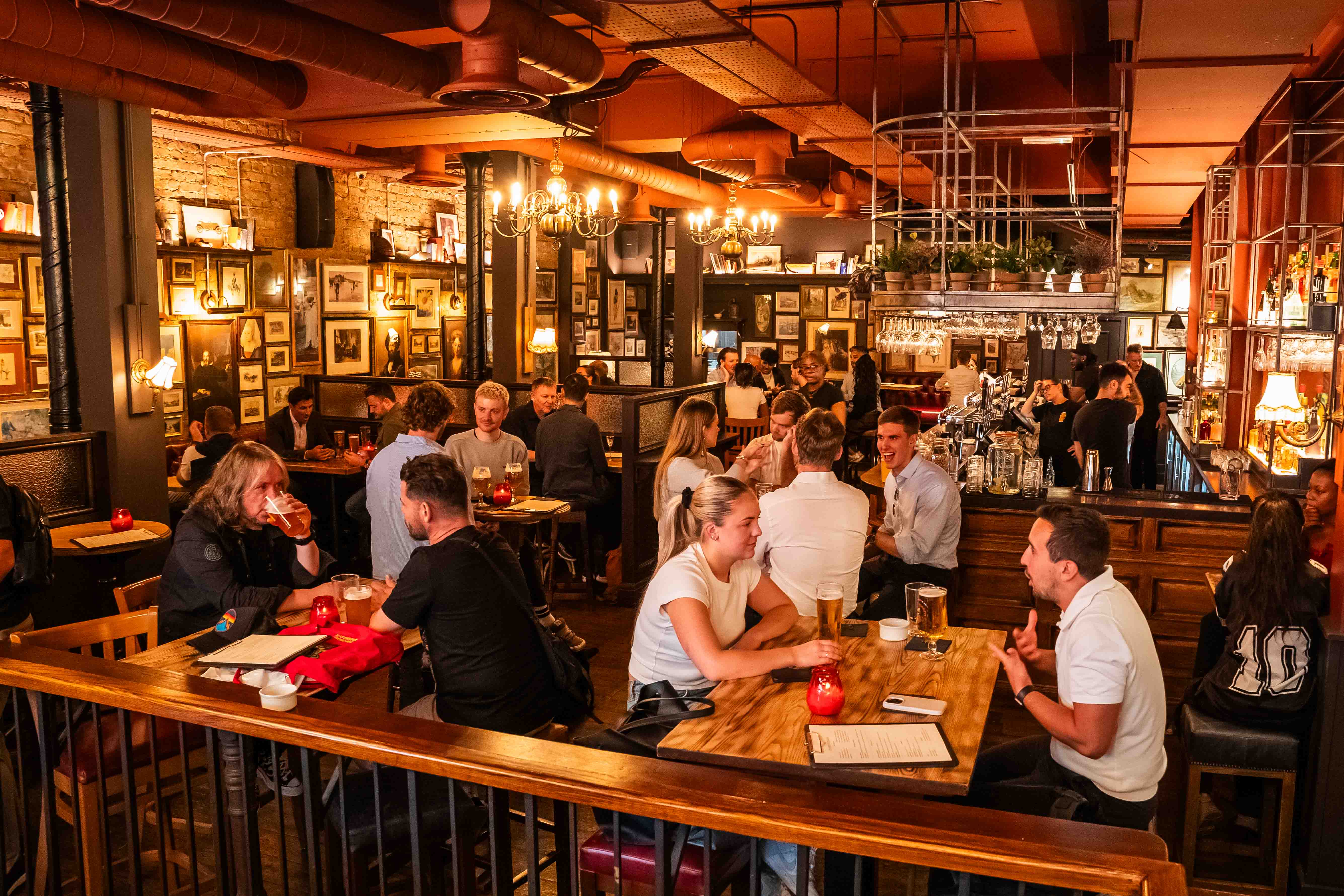 Bar Kick - 6cc92b85-7d55-4251-85a7-d7d2821d1f27.jpg