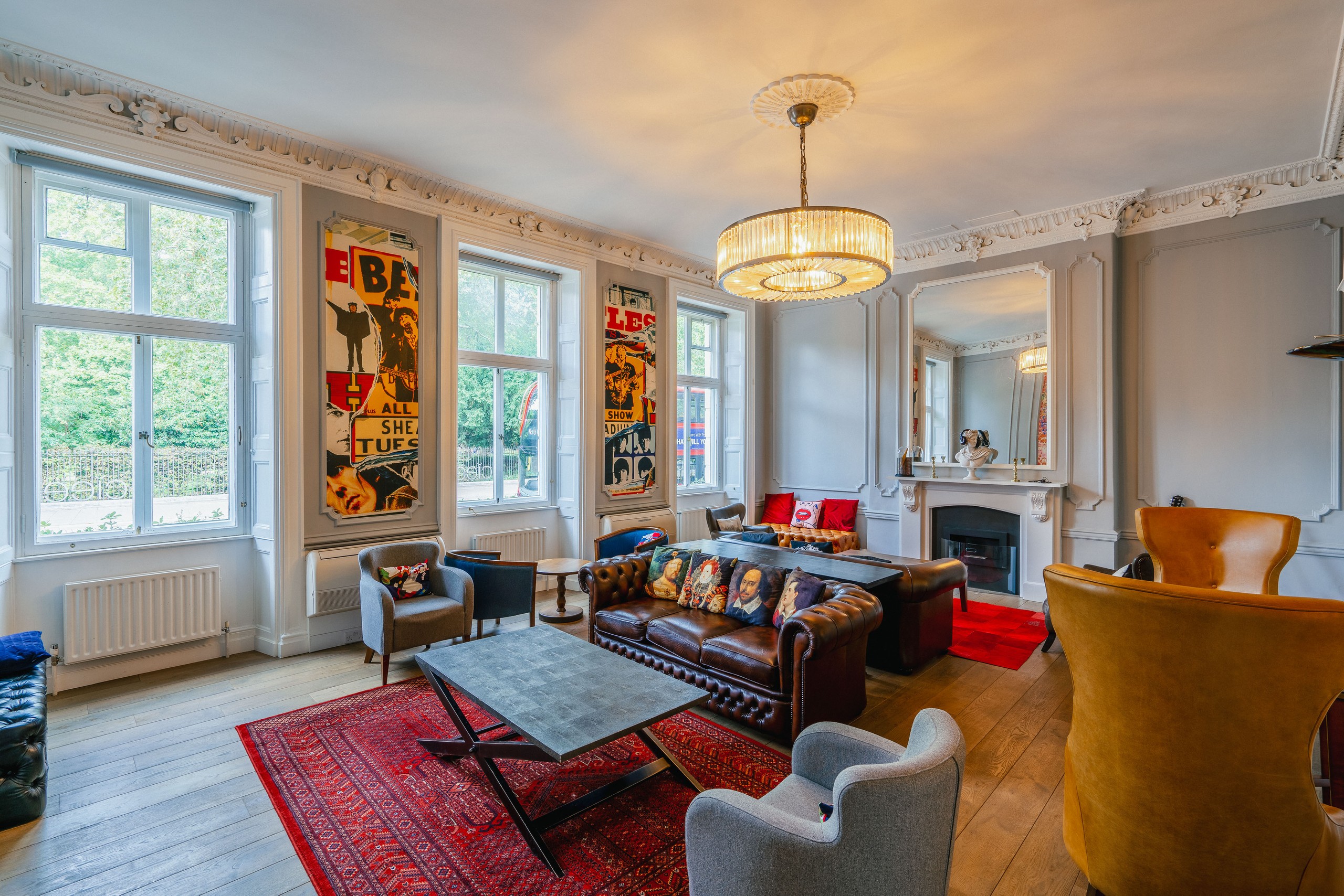 Stylish meeting space in CIEE London with vibrant artwork for collaborative events.