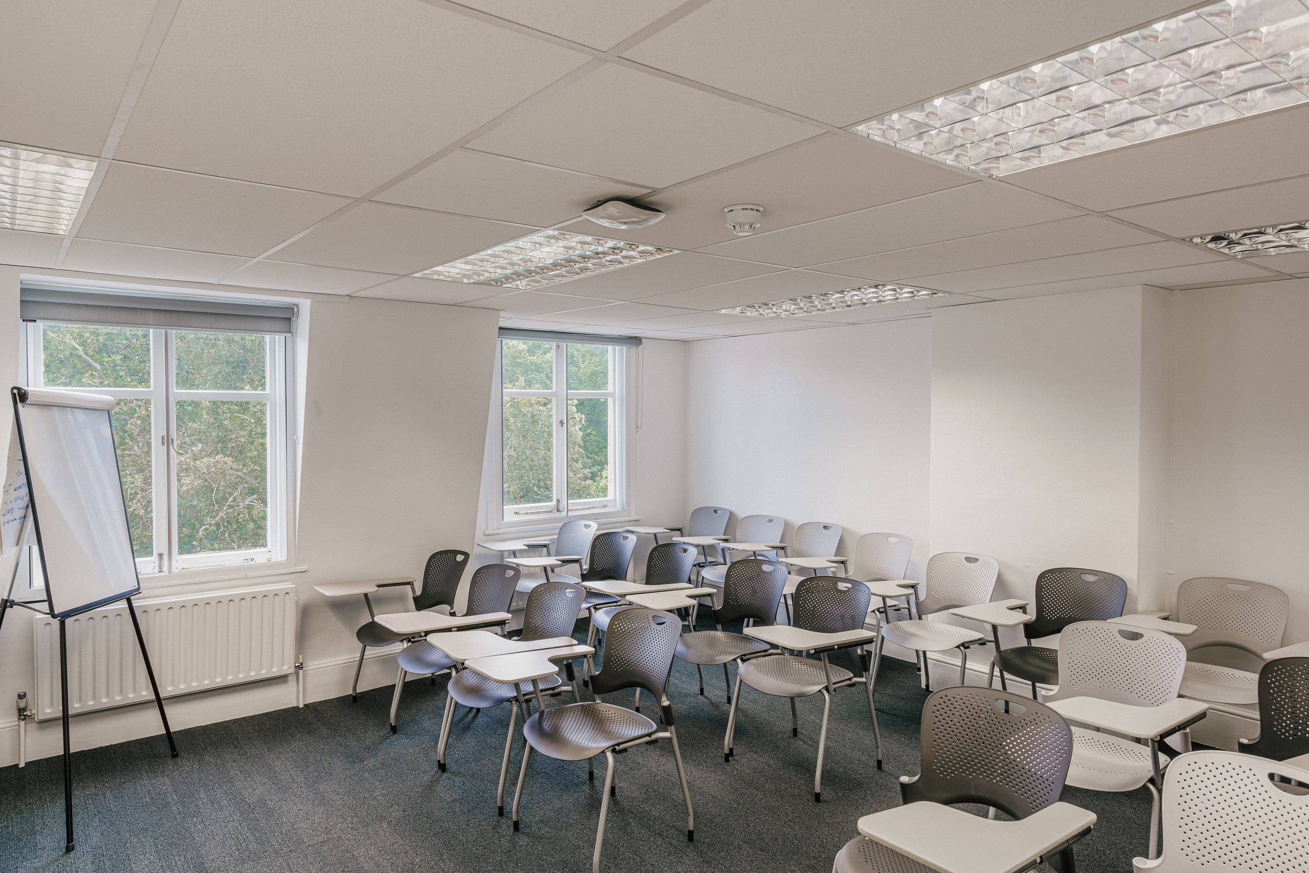 Flexible meeting space at CIEE London, ideal for workshops and training sessions.