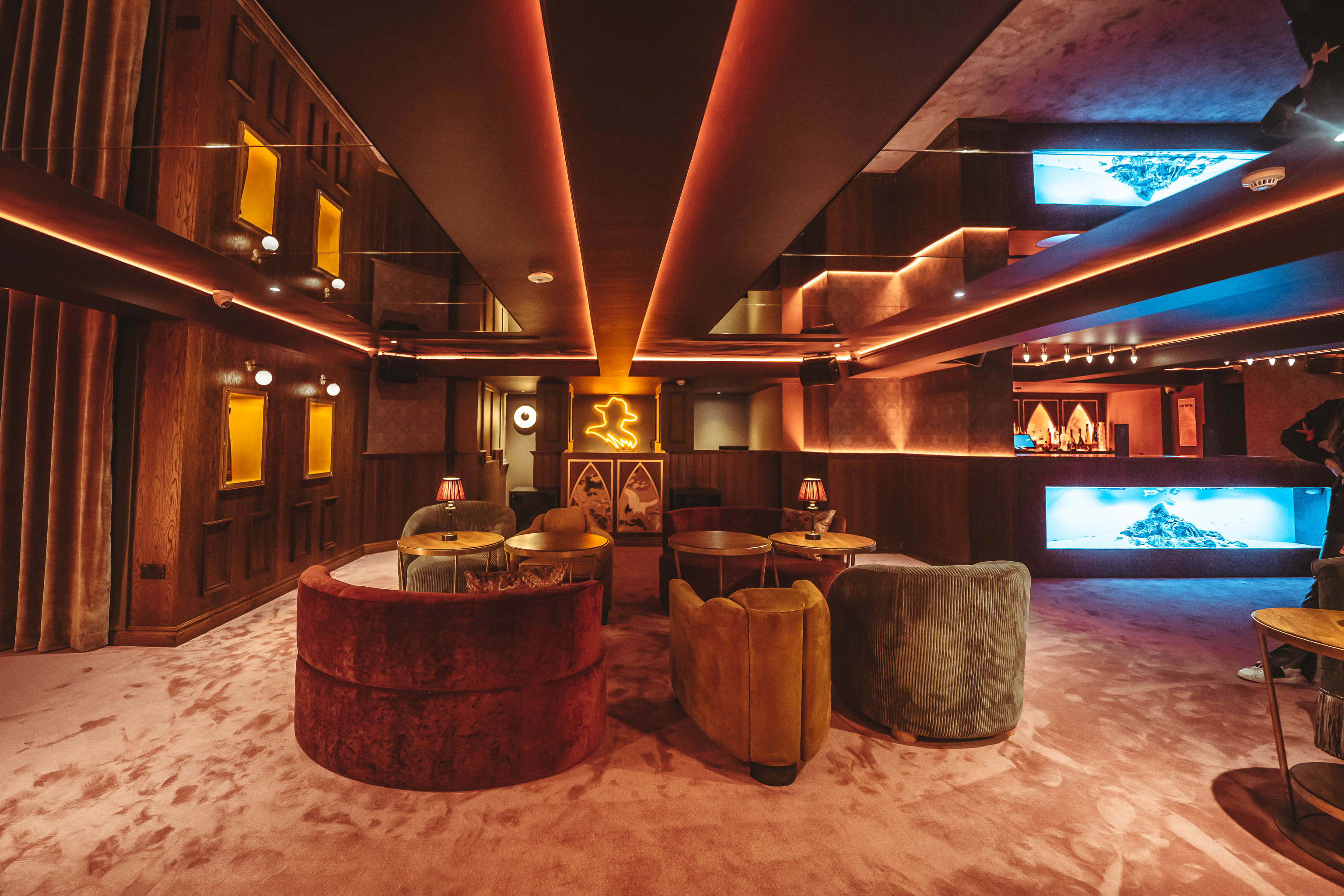 The Clubhouse - dlfdypvn20e.jpg