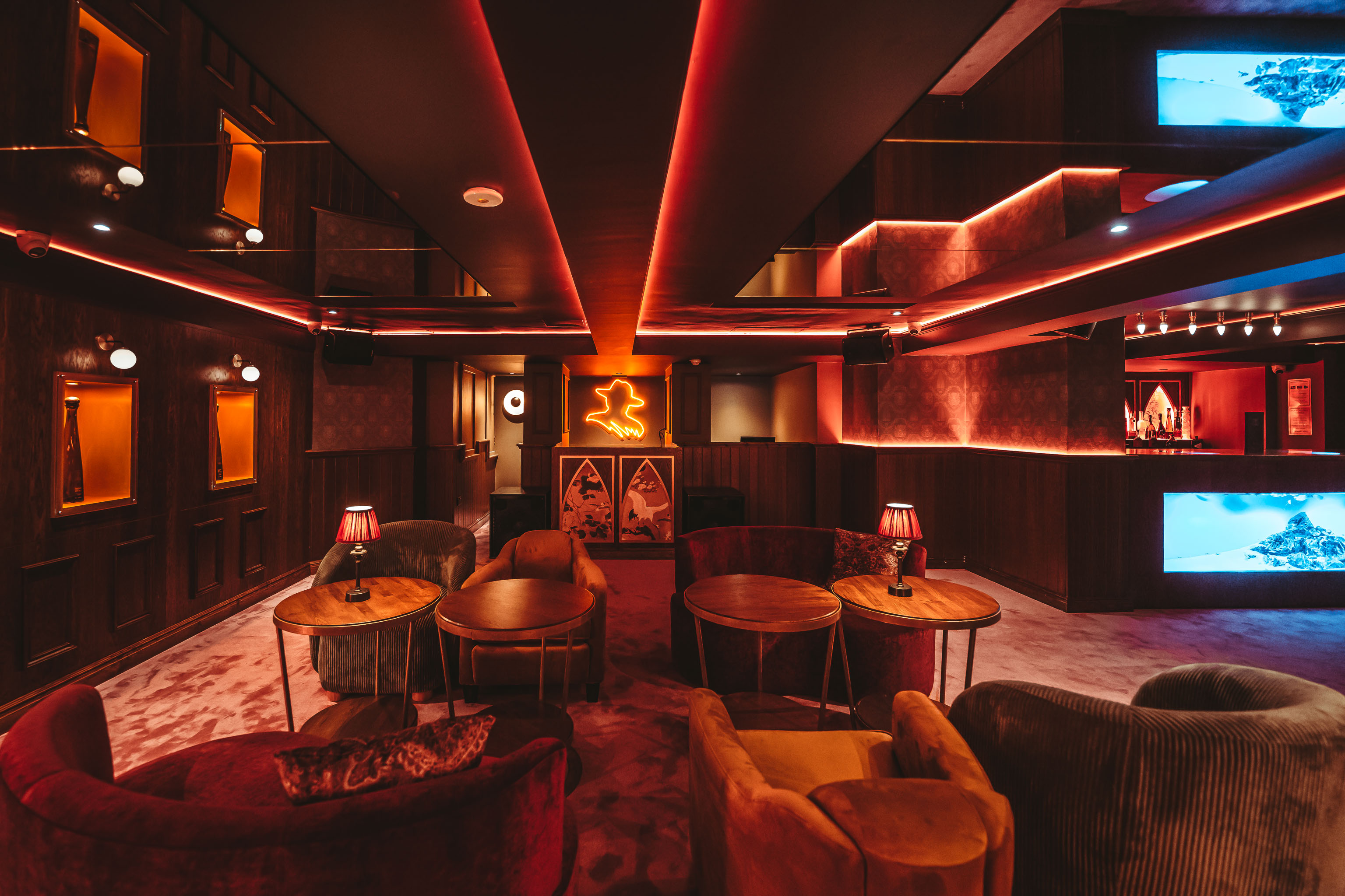 The Clubhouse - vi3iq2nfz1t.jpg