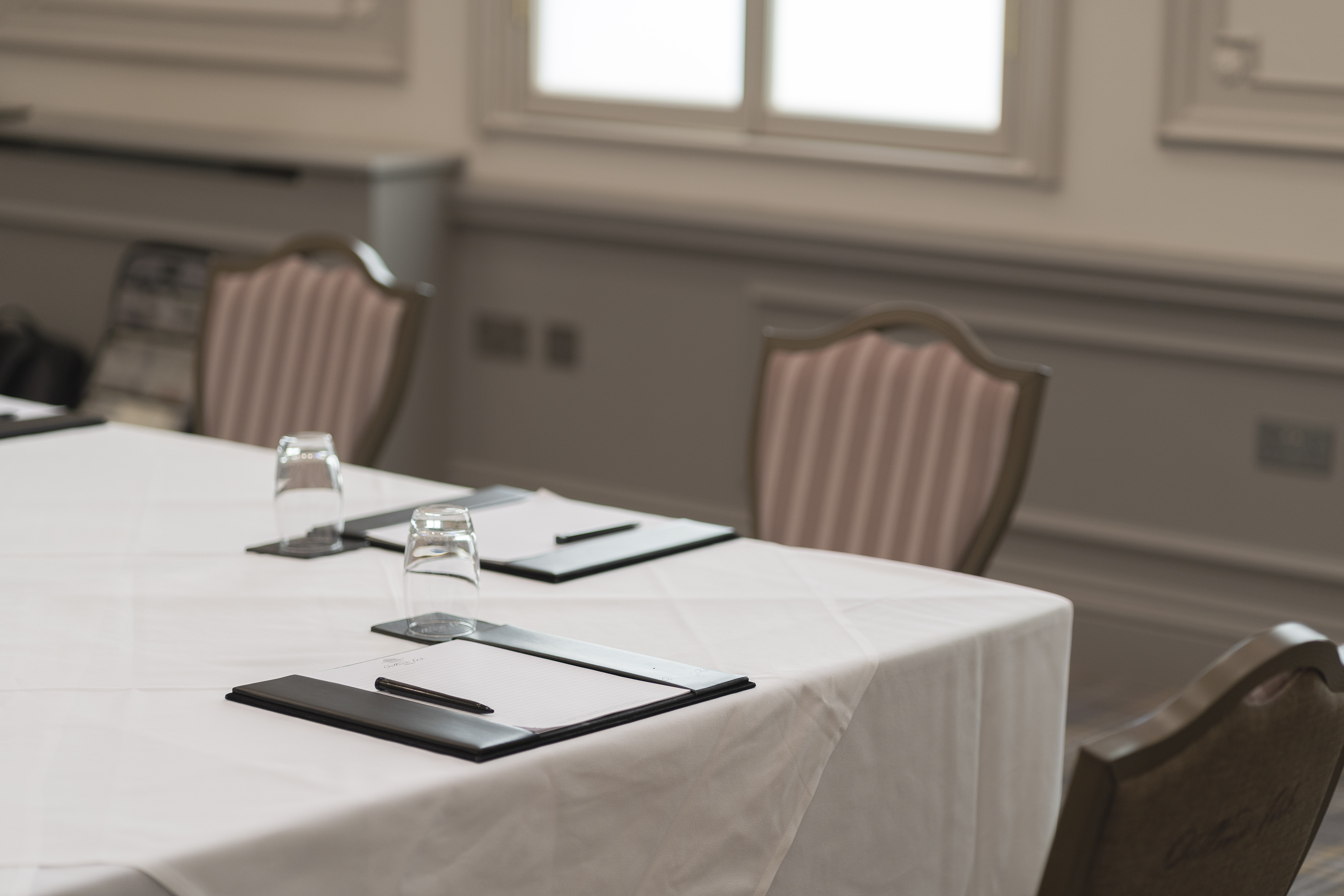 Cromwell Room - bw3nzpp3ndm.jpg