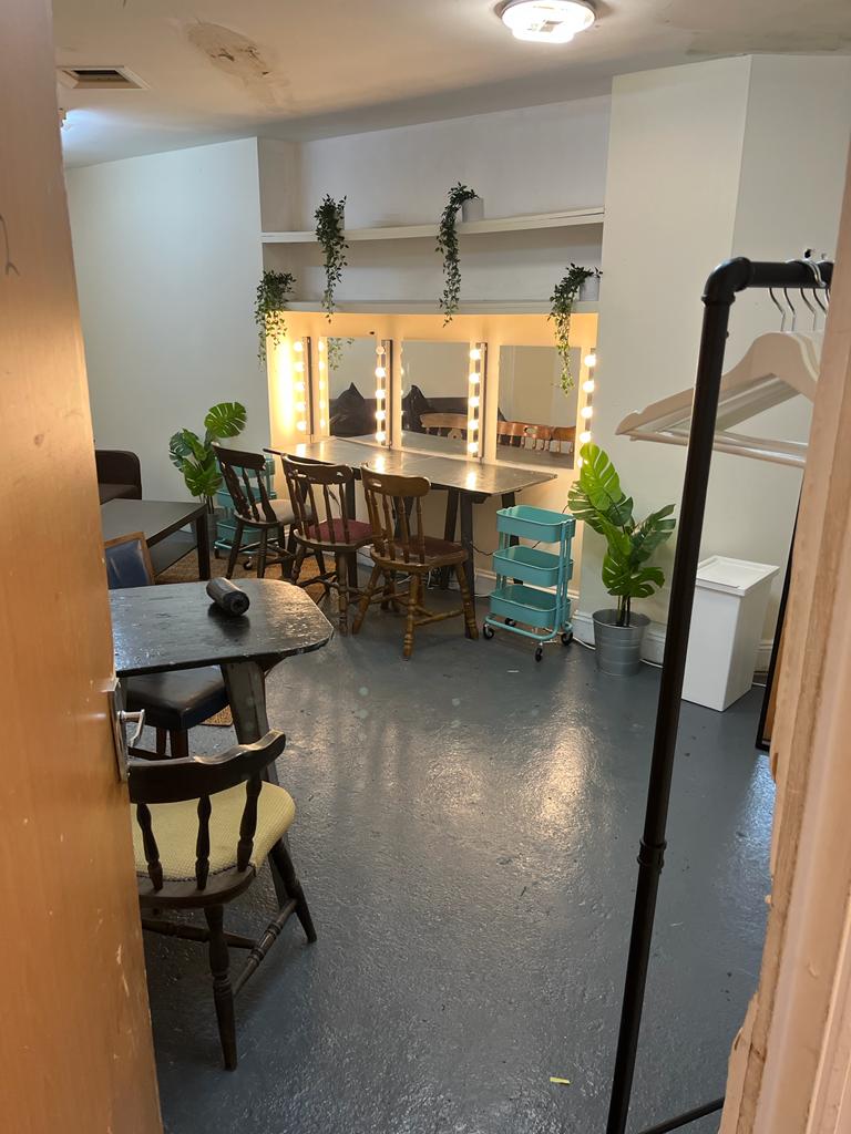 Unit 33 - gfxhuedkivh.jpeg