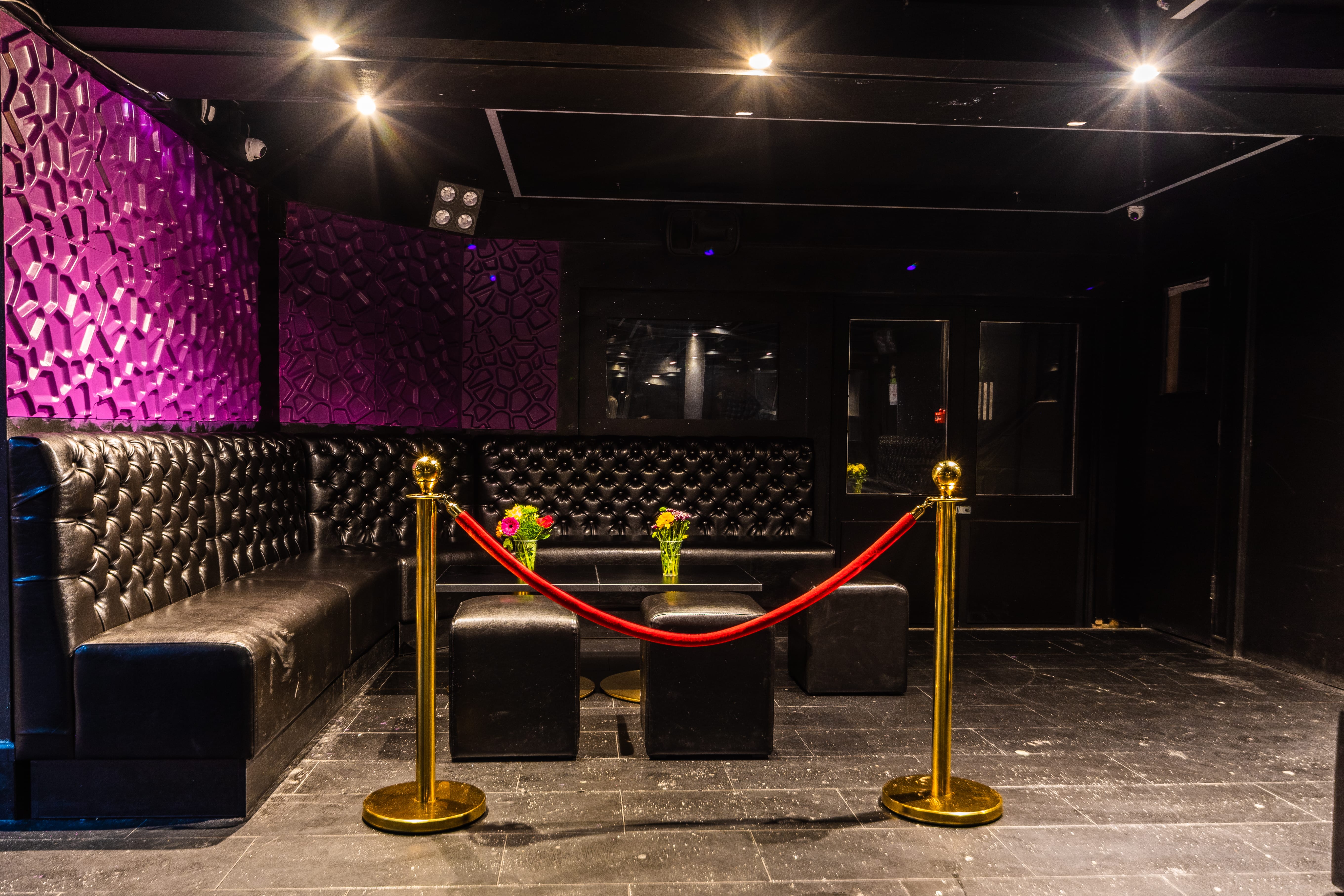 Main Room - vxz1ndgxq1c.jpg