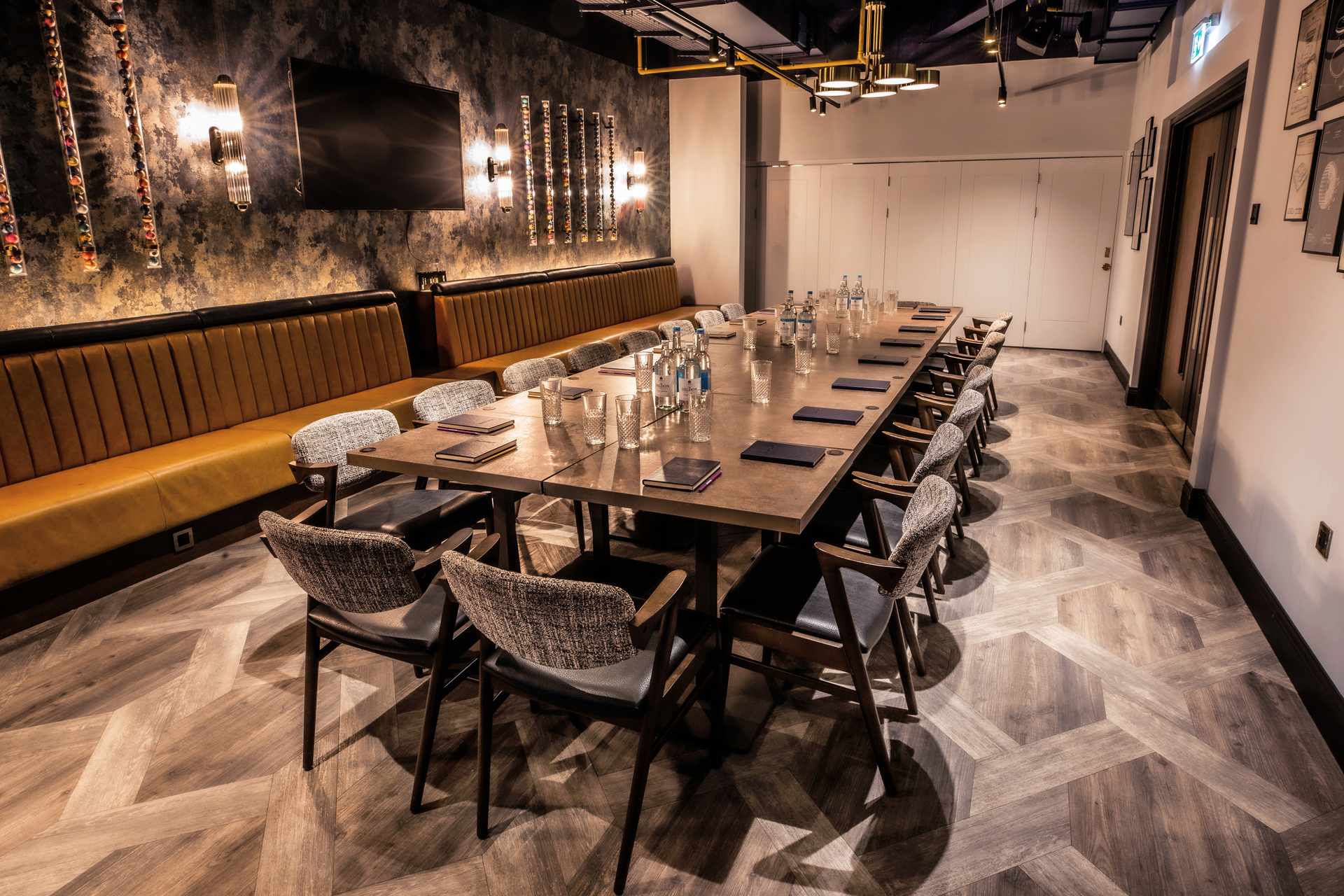 Jade Private Room at Puttshack Watford, ideal for corporate meetings and workshops.