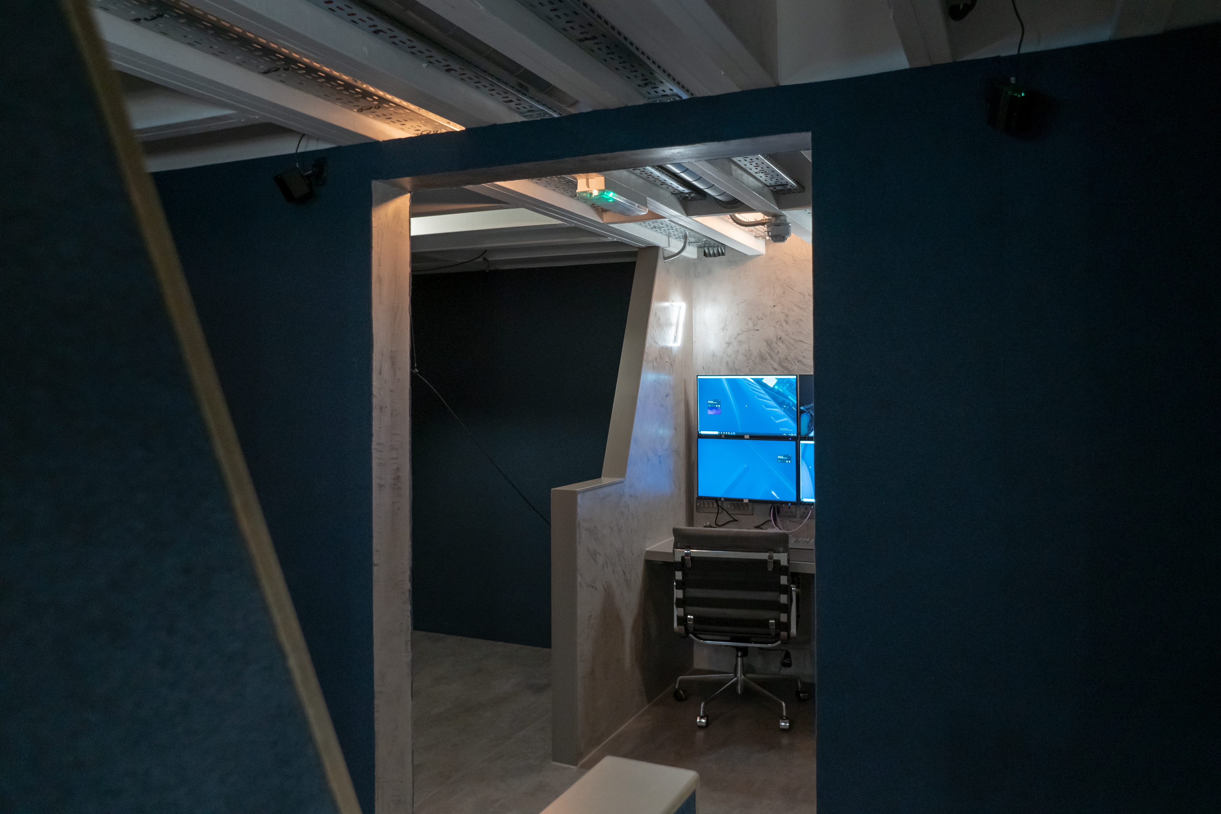 DNA Virtual Reality Arcade - gqzxqehnkb5.jpeg