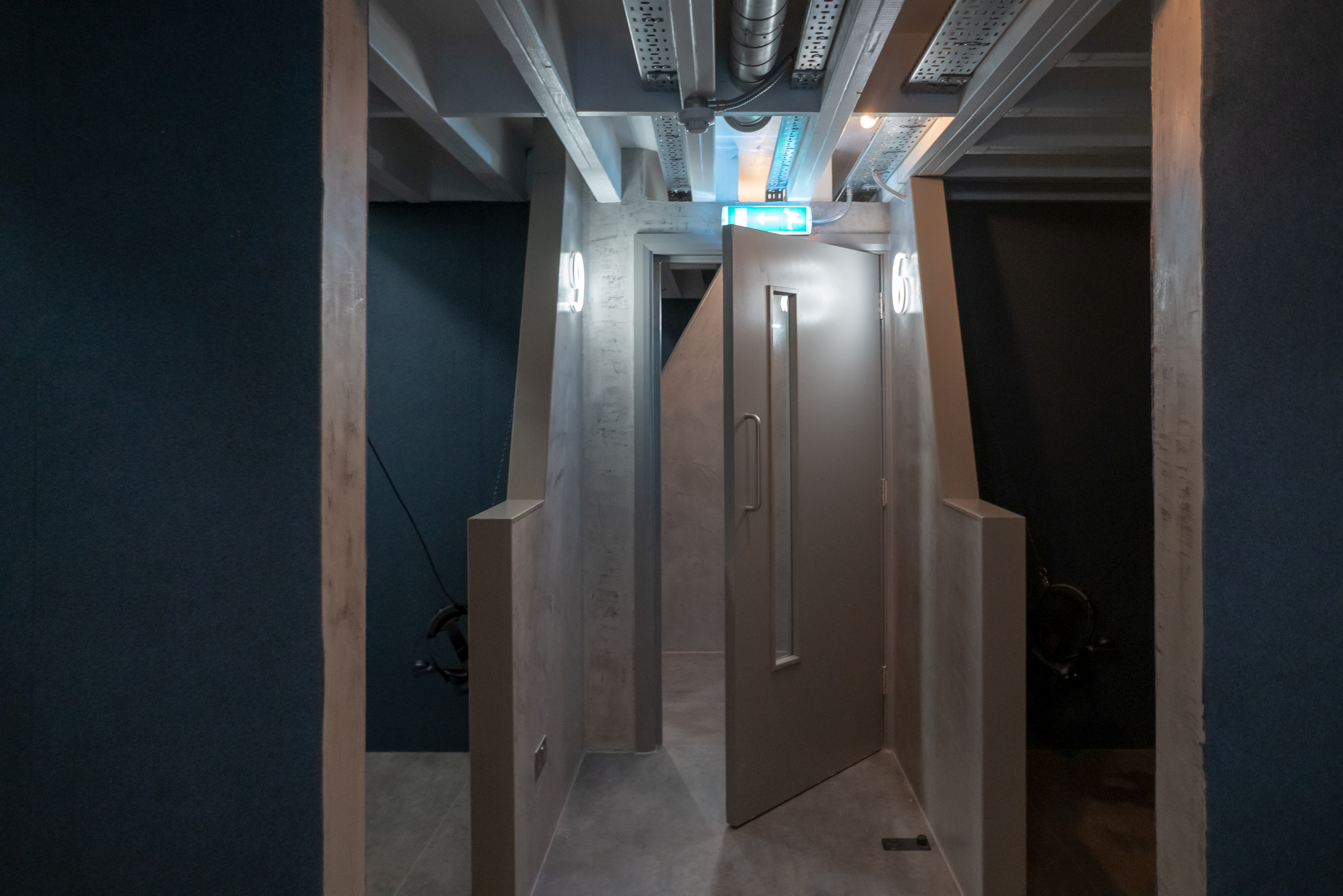 DNA Virtual Reality Arcade - r2rrudxzxzw.jpeg