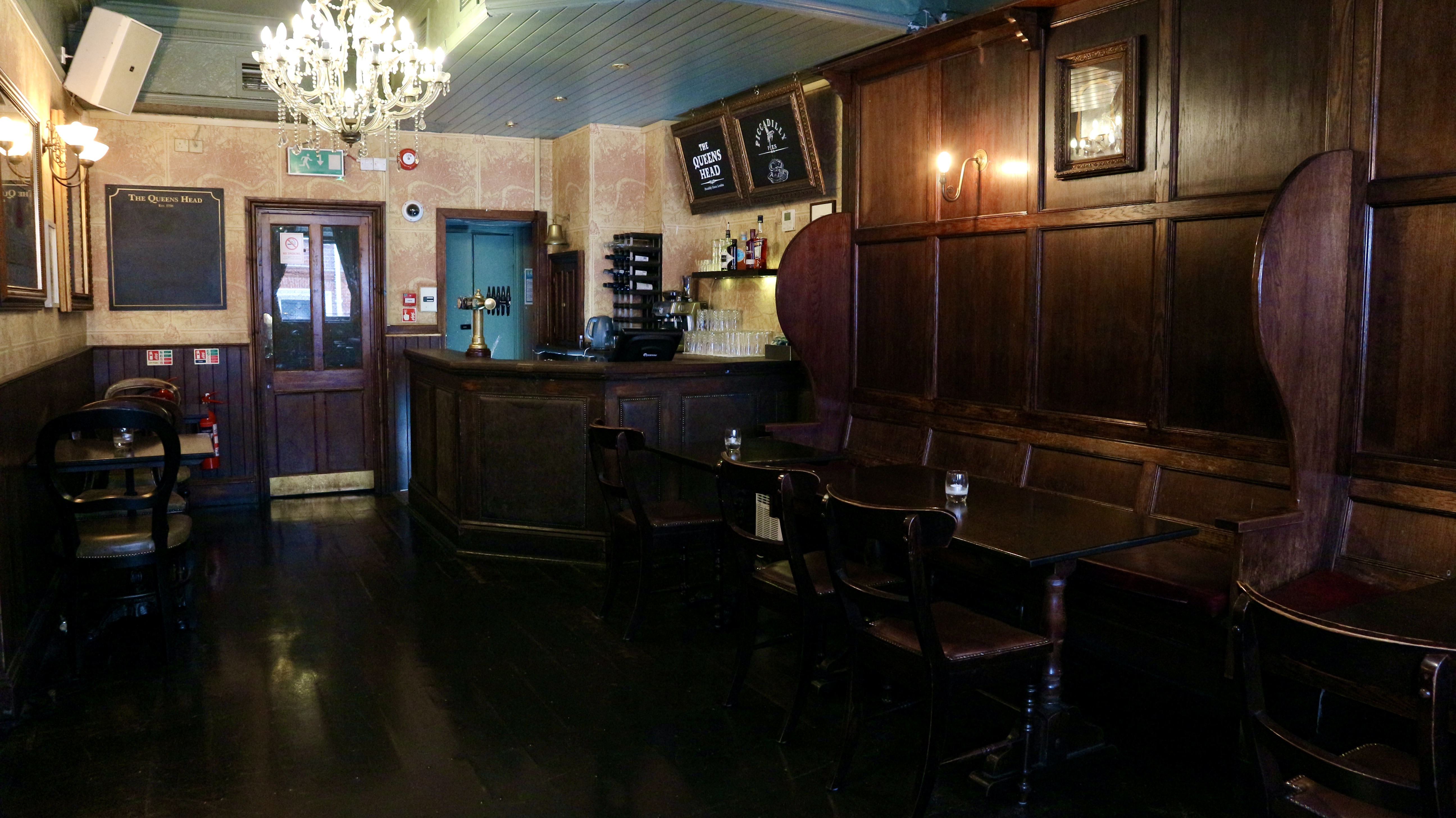 Cozy Function Room at The Queens Head, perfect for networking events and private gatherings.