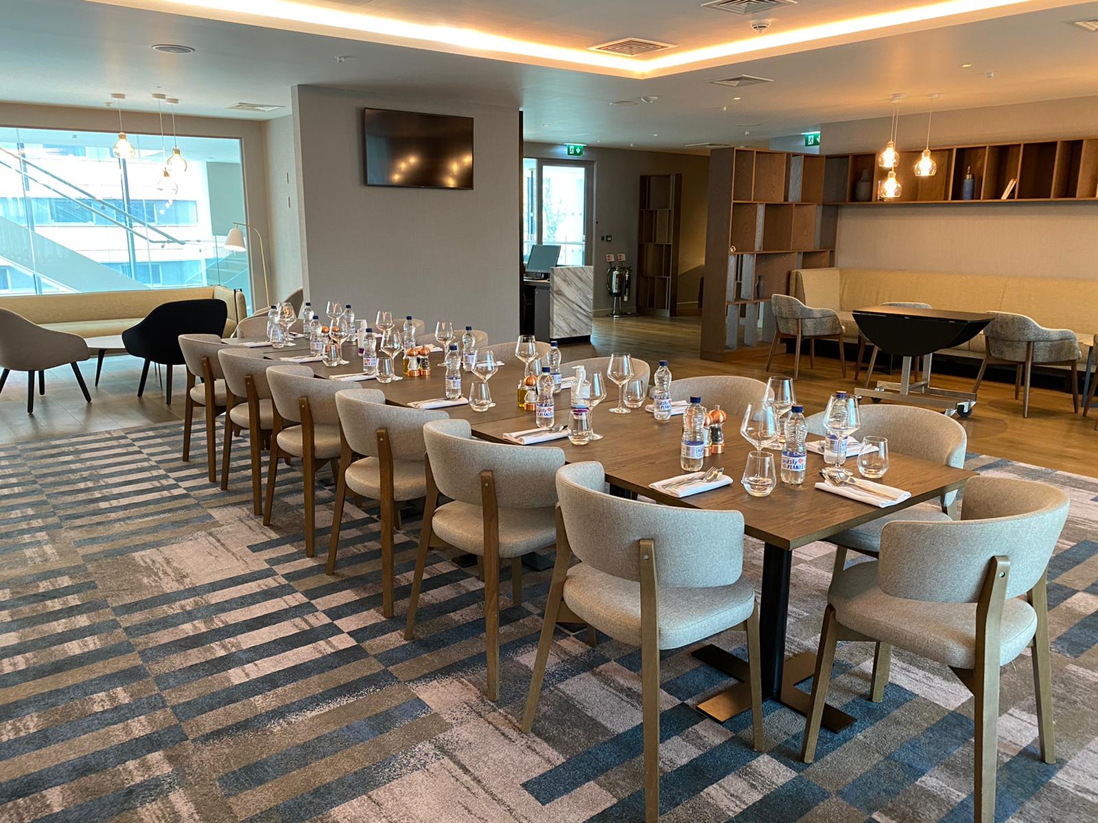 Hyatt Regency Manchester Club Lounge, elegant meeting space for corporate events and private dinners.