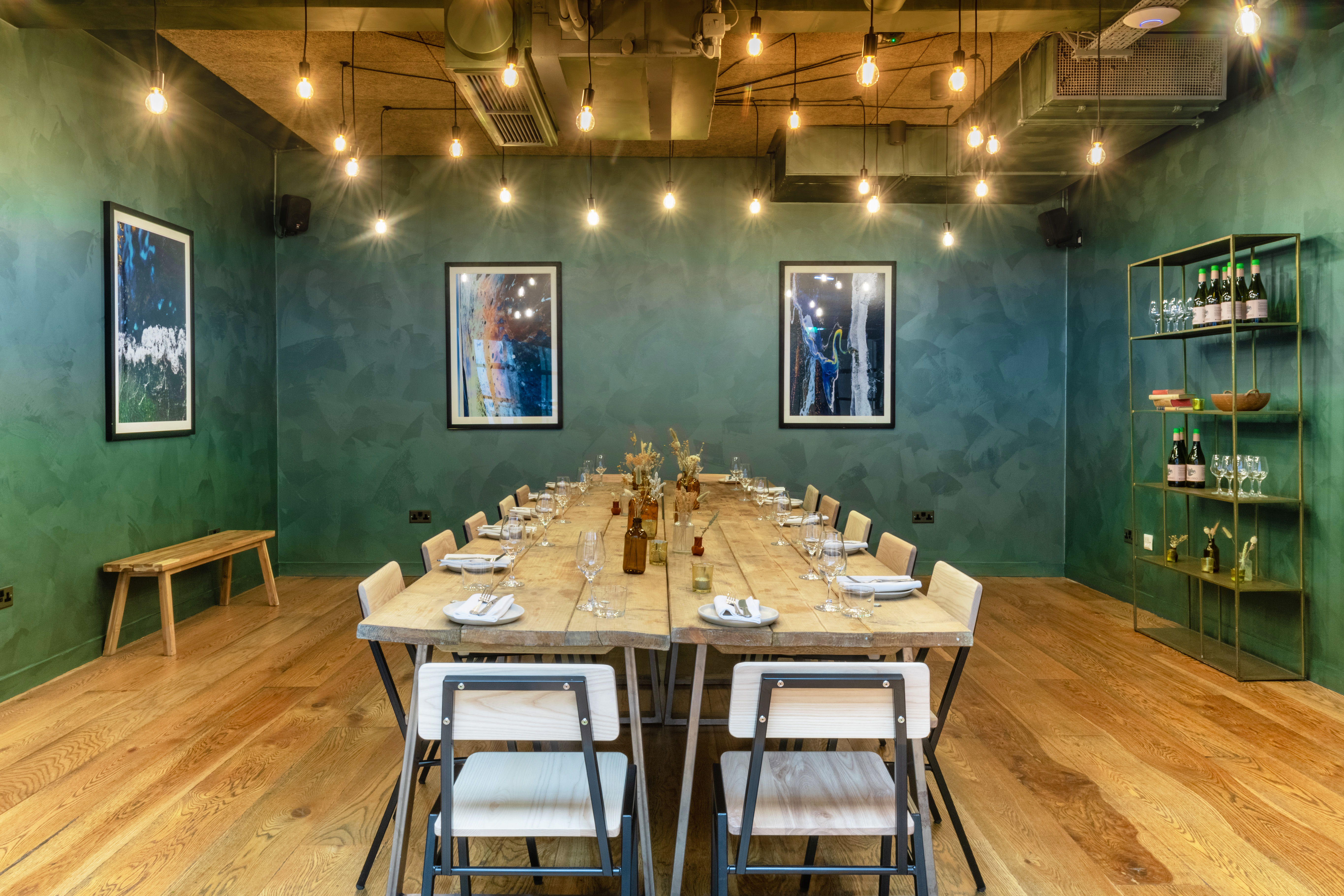 Stylish Green Room in Carousel London, ideal for corporate meetings and private events.