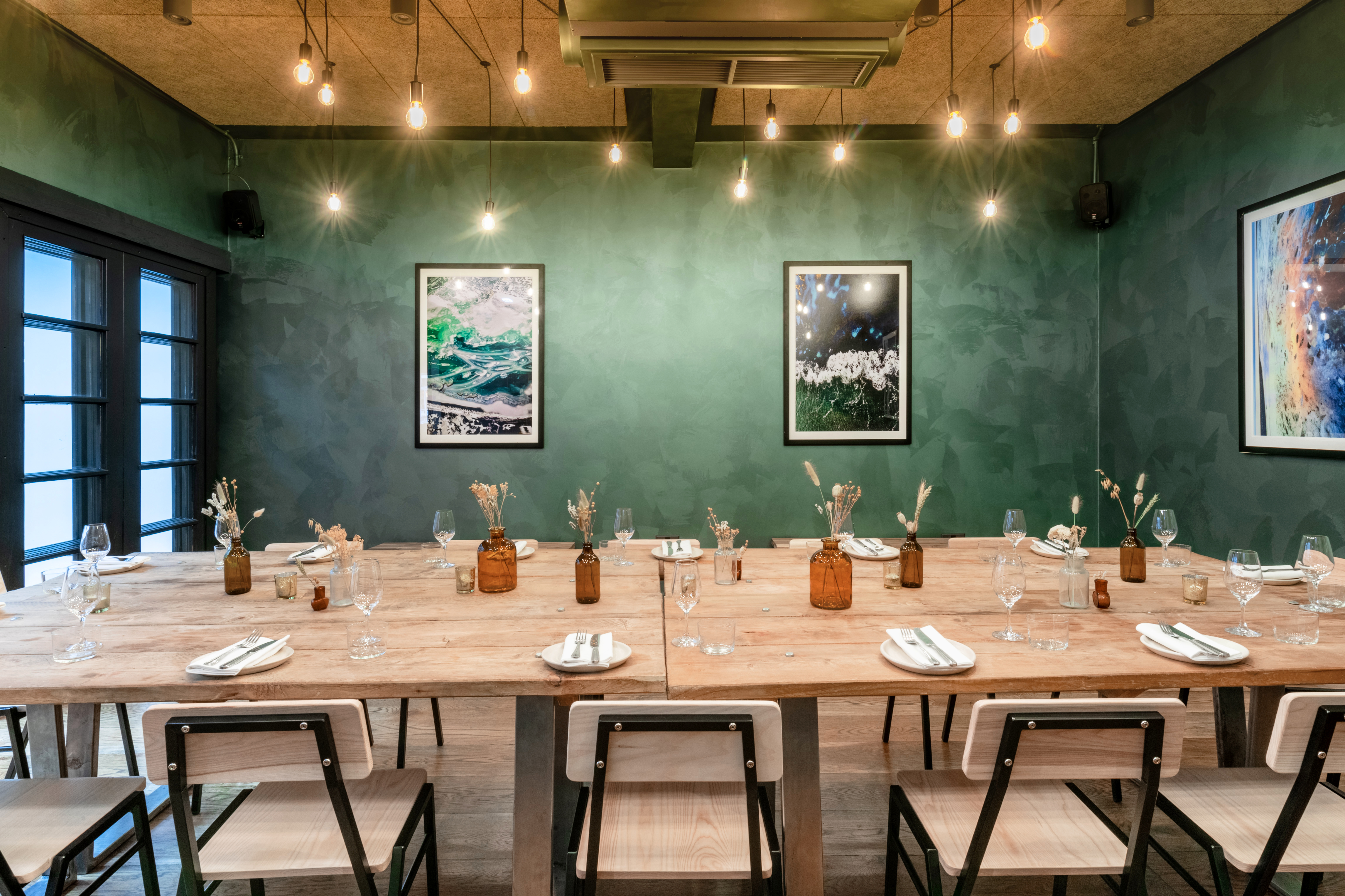 Stylish Green Room in Carousel London, perfect for intimate workshops and meetings.