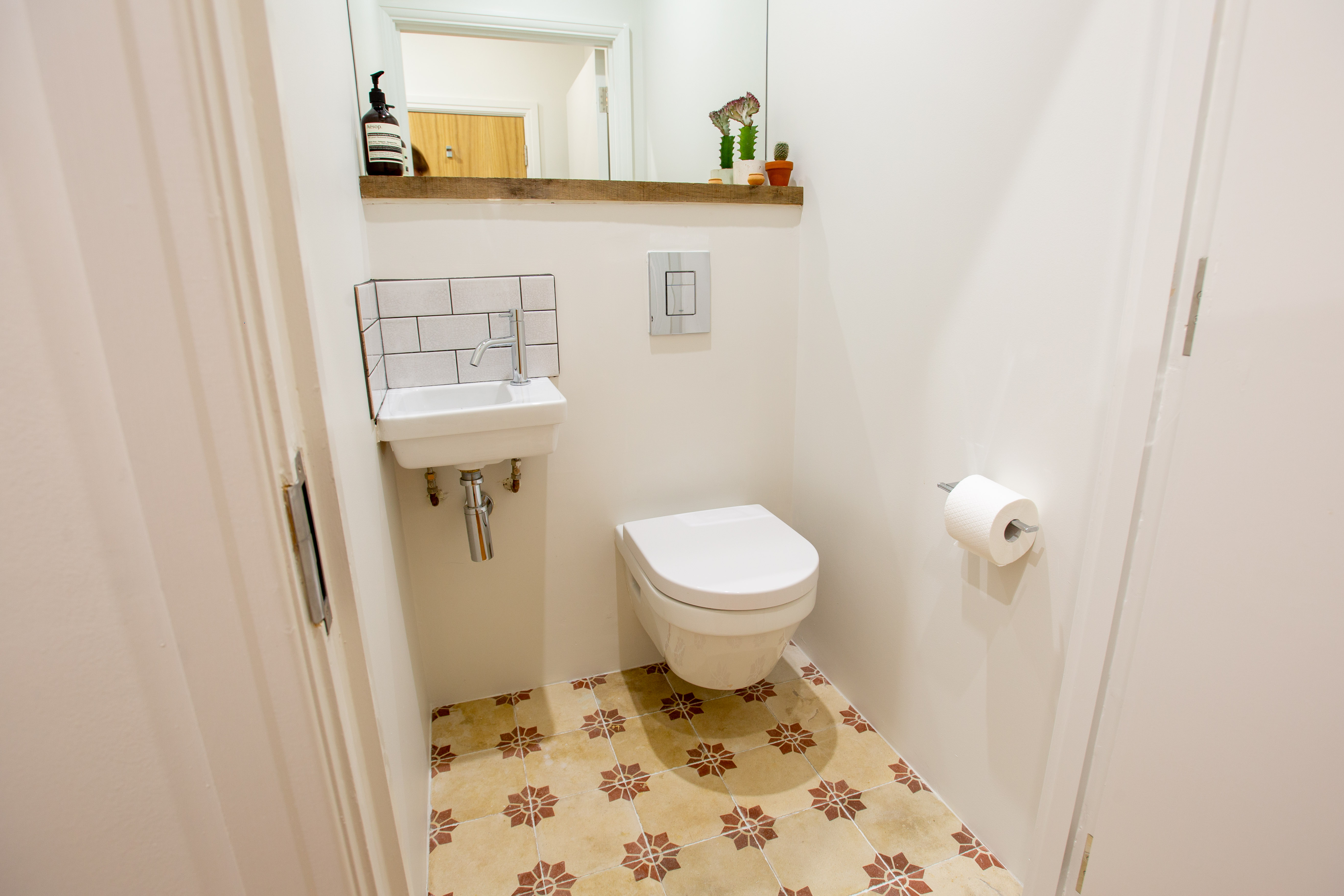 The Warehouse - acwq2dilgy2.jpeg