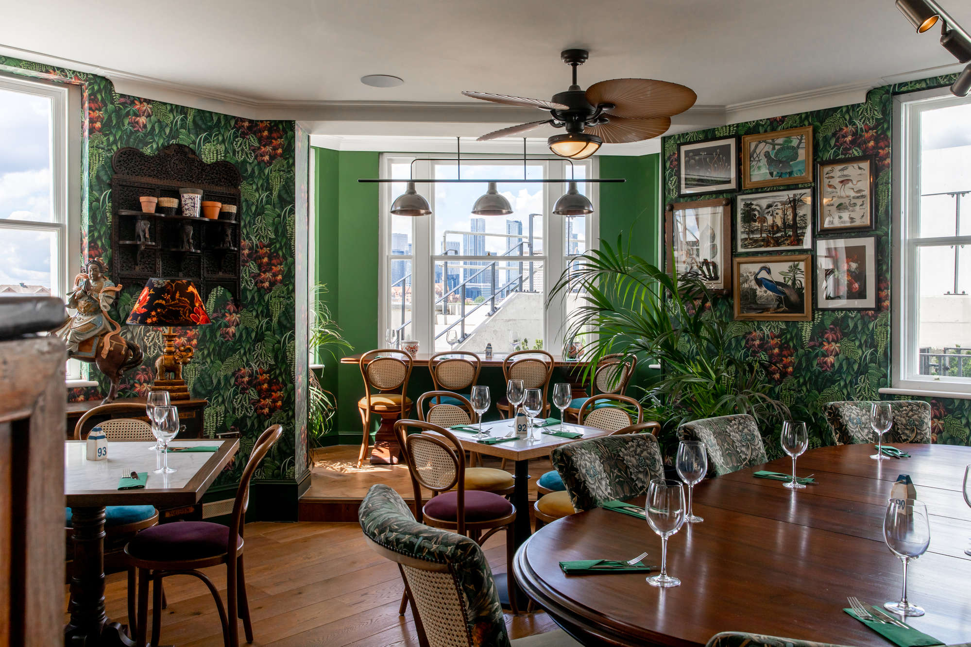 Vibrant Garden Room at Enderby House, ideal for intimate gatherings and creative meetings.