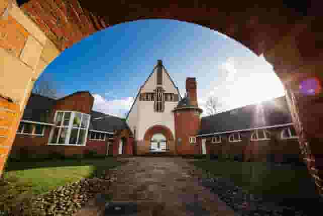 Daisy Bank Manor