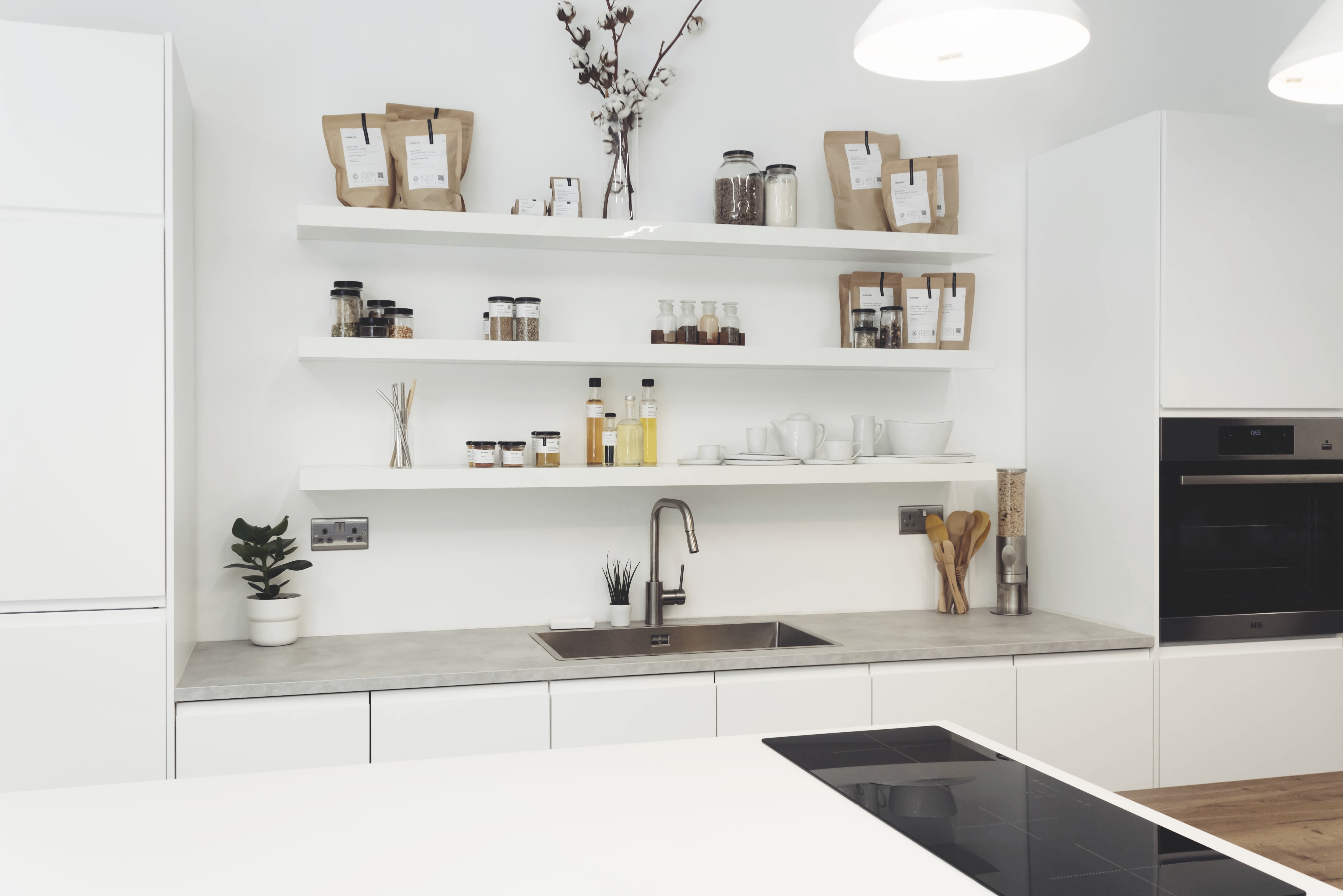 Modern minimalist kitchen in Forrist for intimate cooking classes and culinary events.