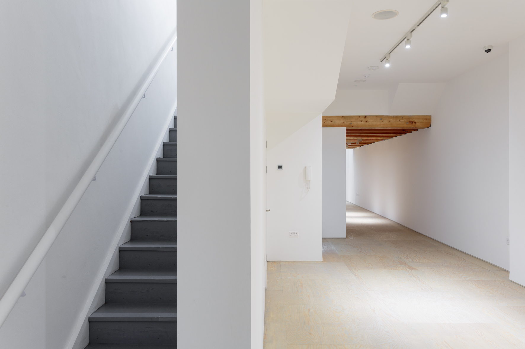 Modern Mimosa House venue with natural light, ideal for meetings and events.