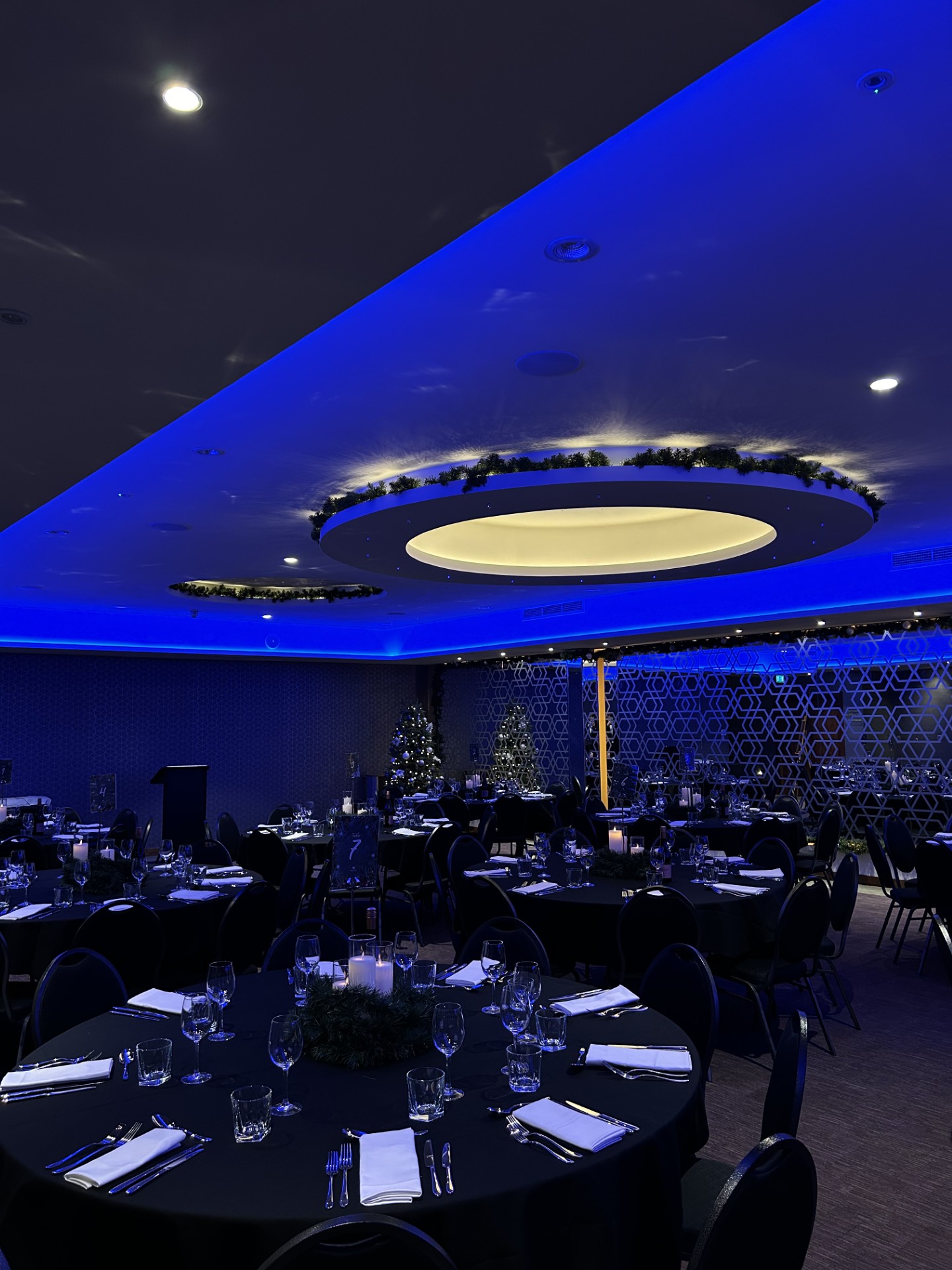 The Raeburn - xqlo0yplipk.jpg