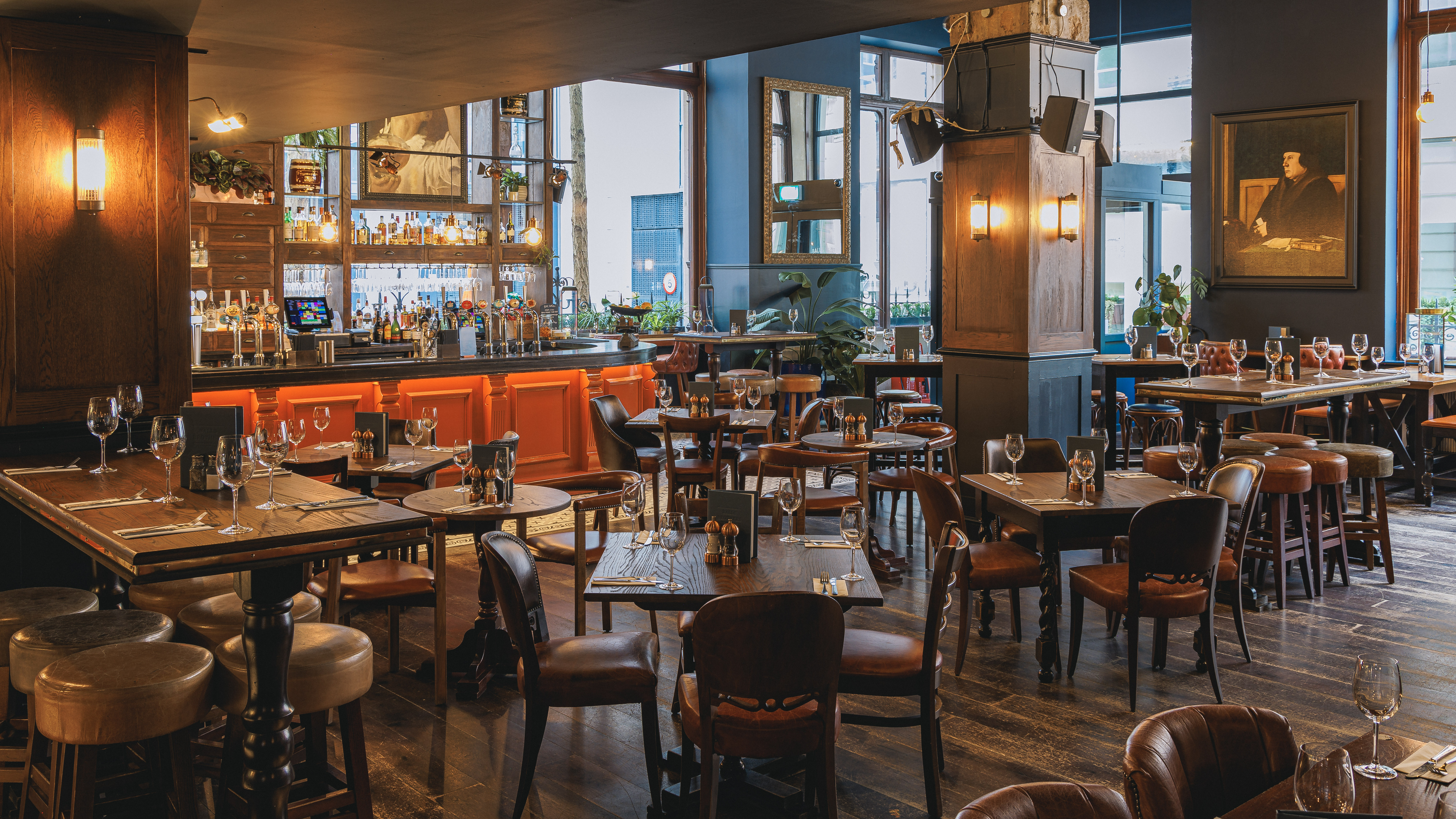 Stylish restaurant venue with elegant decor for corporate events and intimate gatherings.