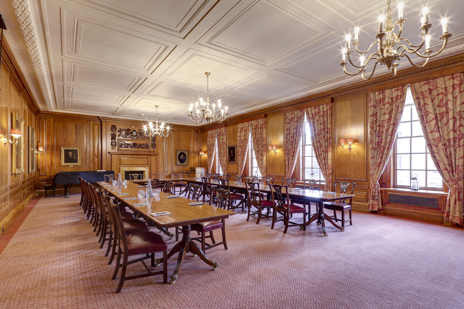 Parliament Chamber - exdintcgycp.jpg